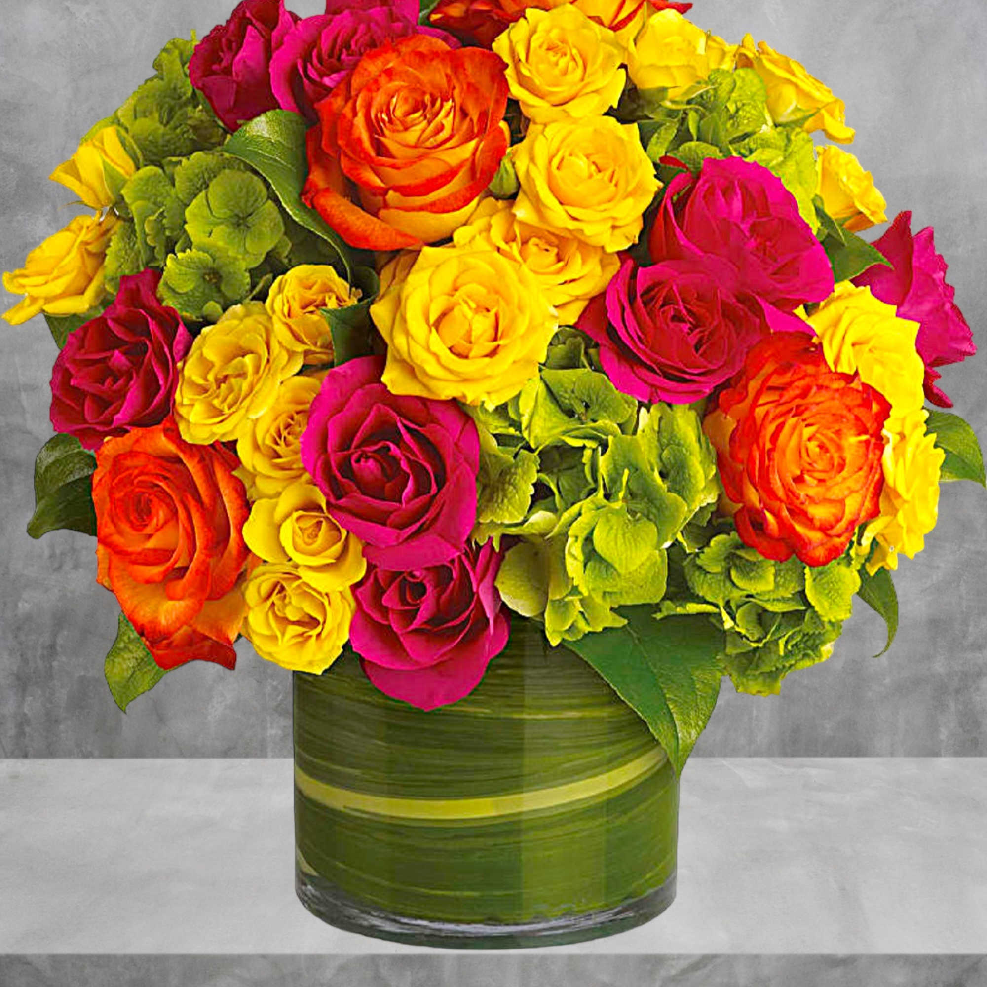 Bouquet of multicolored roses in a green glass vase, photo 2 of 6