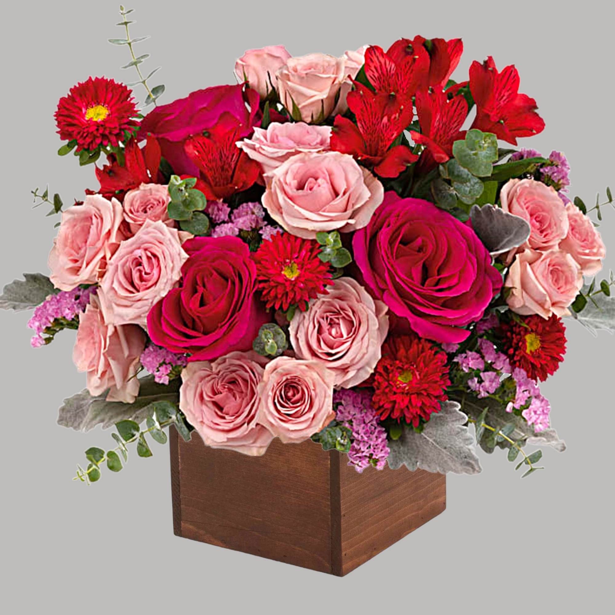 Pink and red rose arrangement in a wooden box, photo 2 of 3