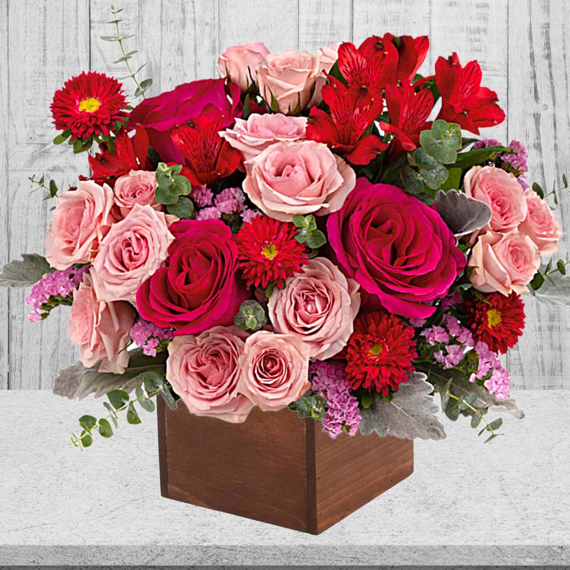 Pink and red rose arrangement in a wooden box, photo 3 of 3