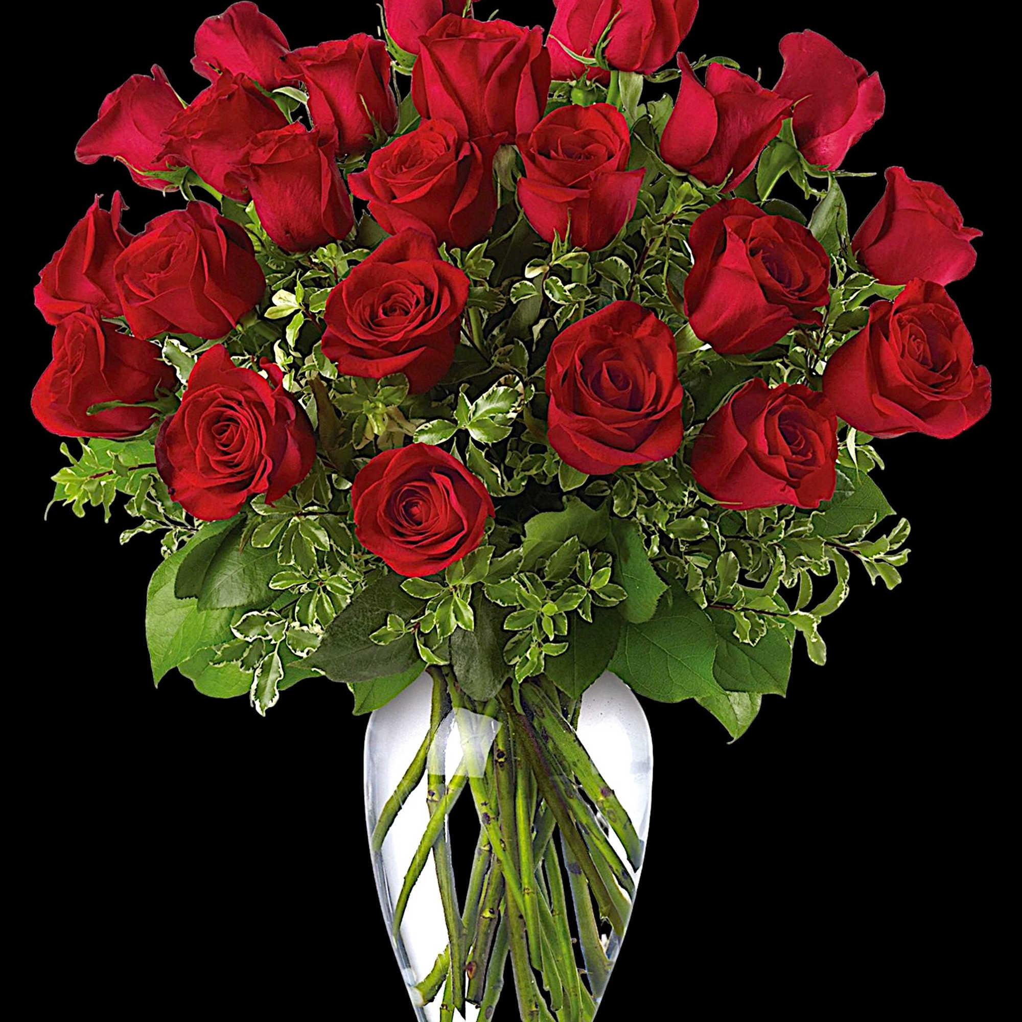Bouquet of red roses in a clear glass vase, photo 5 of 10