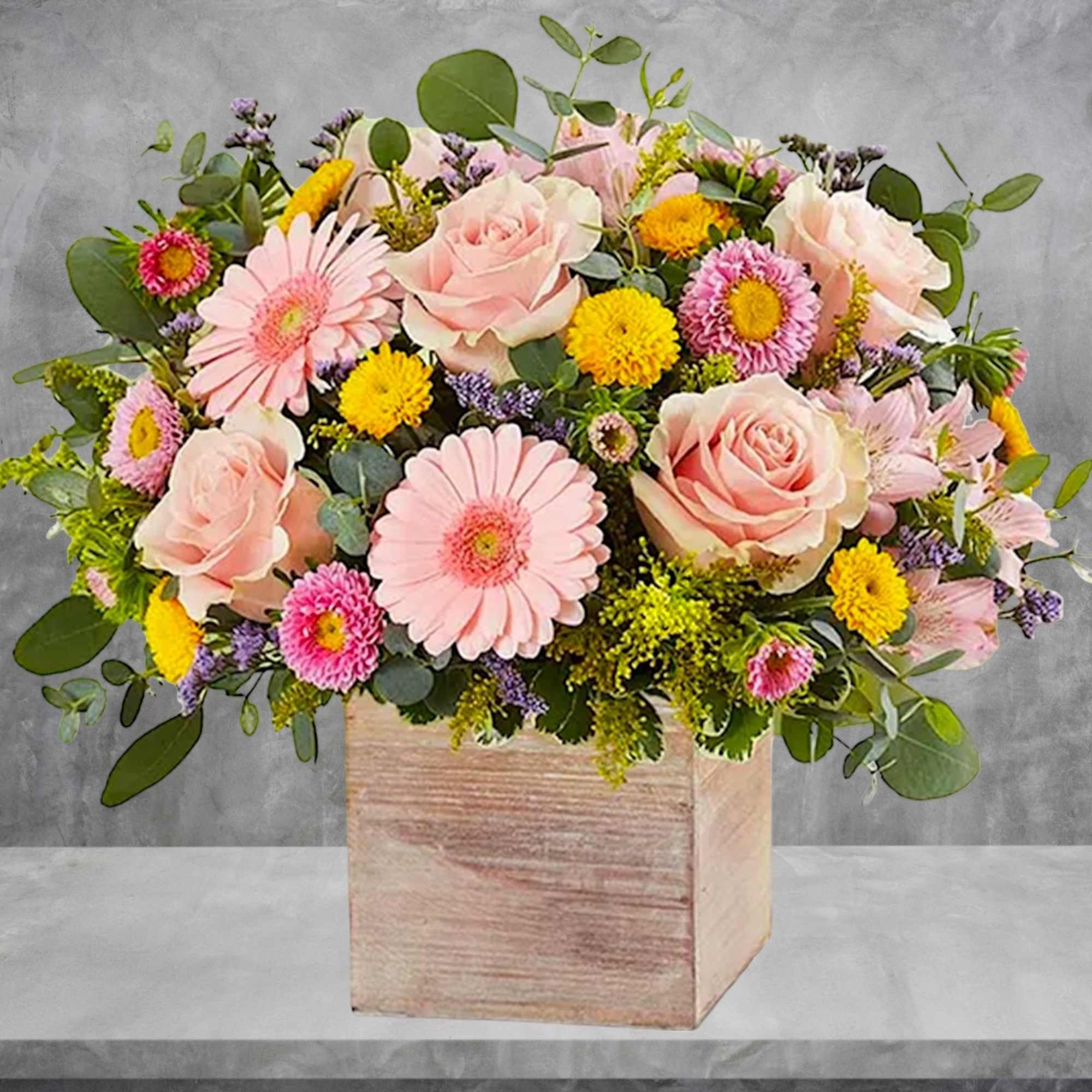 Pink roses and daisies in a wooden box arrangement, photo 2 of 6