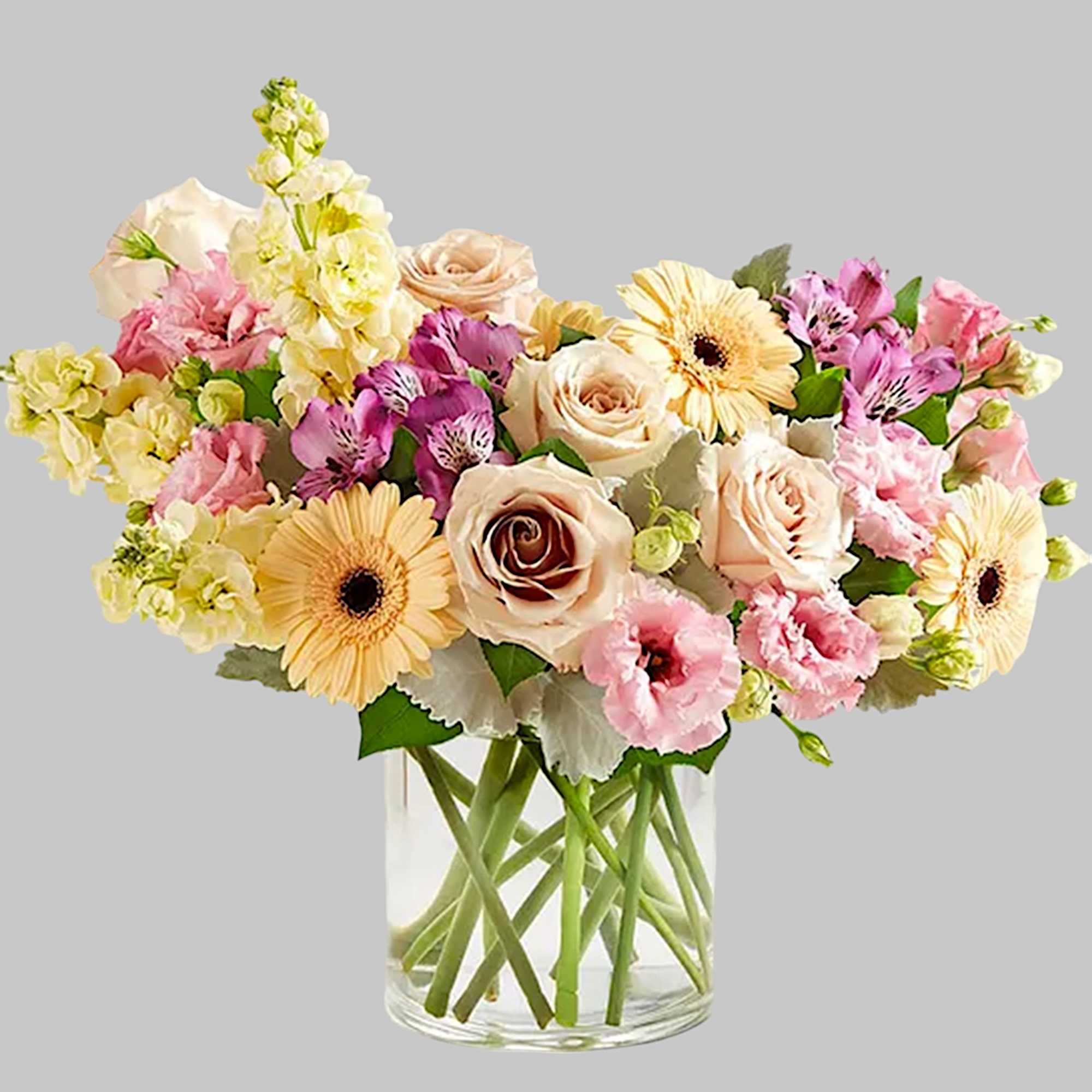 Mixed pastel bouquet in a clear glass vase, photo 6 of 6