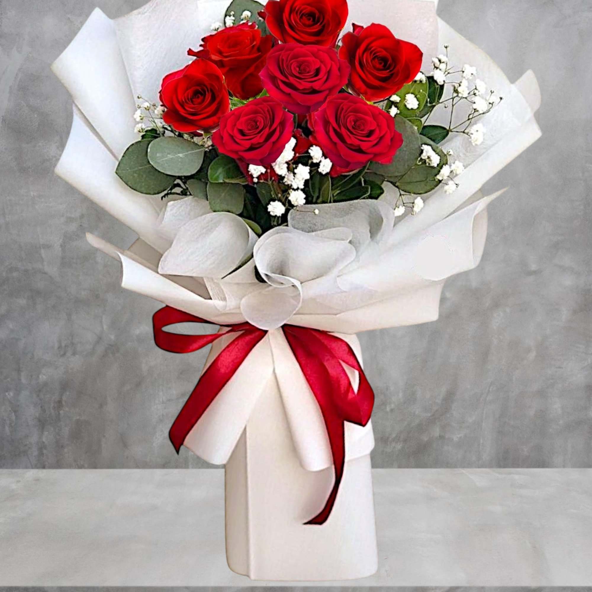 Surprise them with this lovely Red Roses Bouquet.
They'll be sure to have