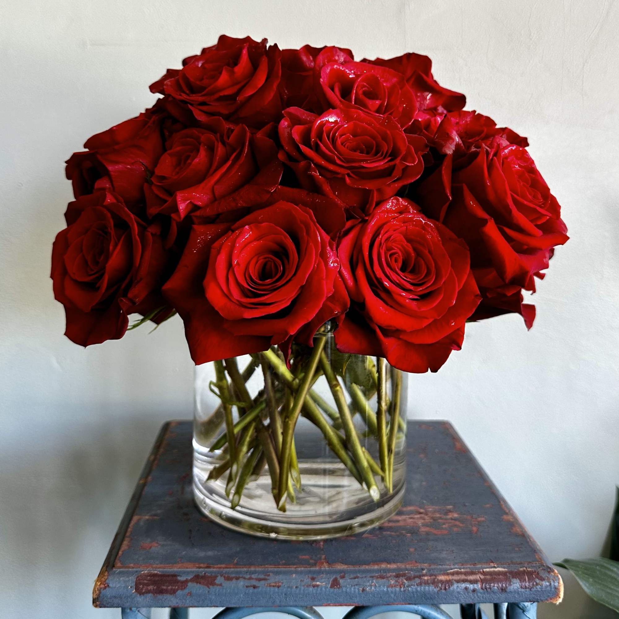 Make a bold statement with this beautifully simple design. Lover is the