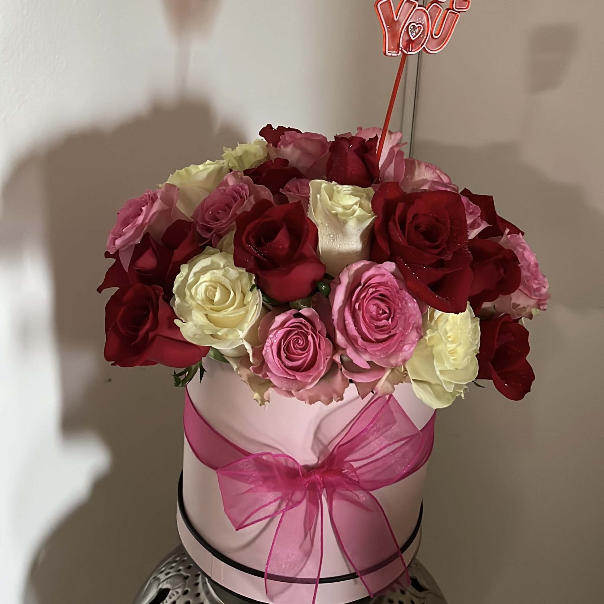 flowers tricolors. box pink.