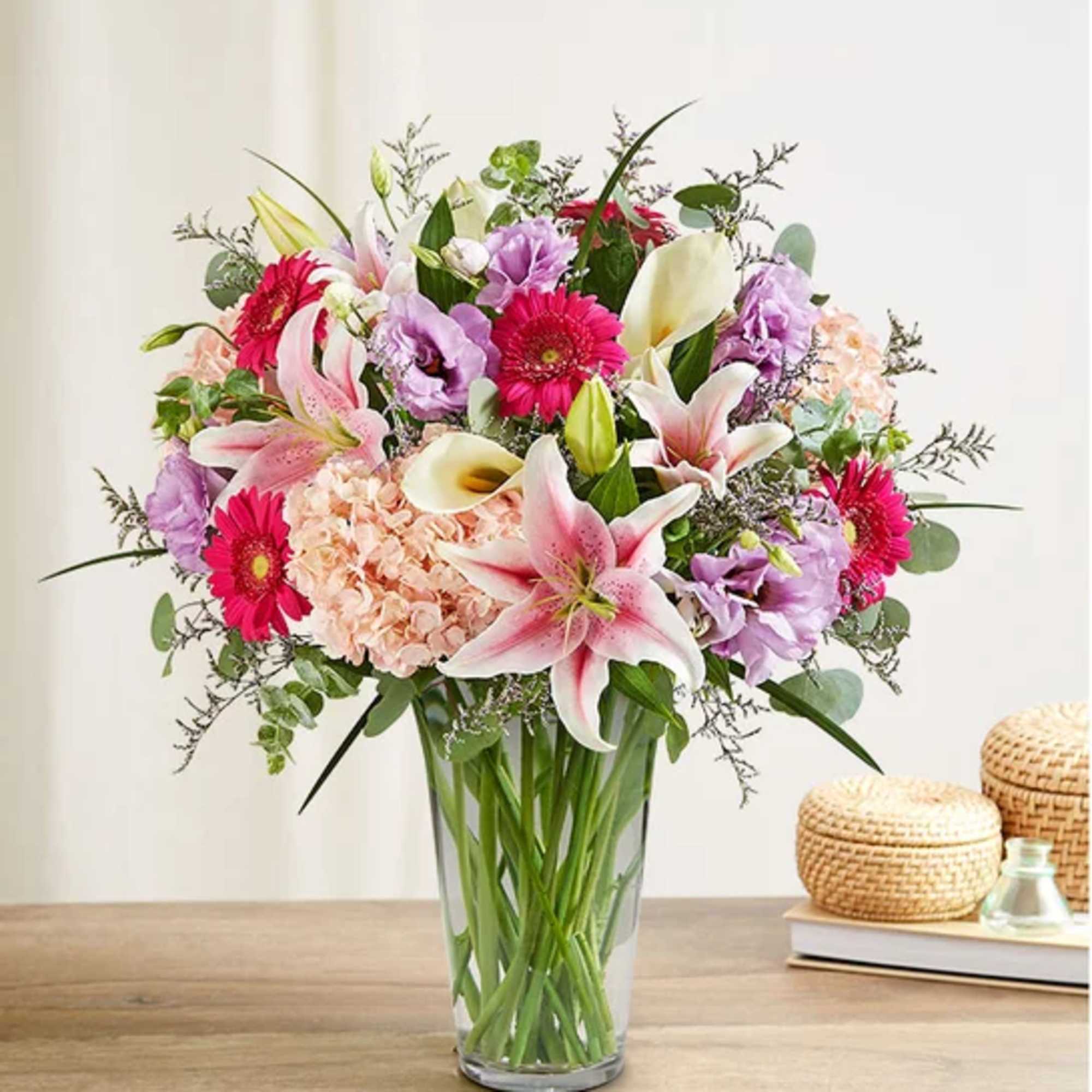 Send love to Mom in the most luxurious way. Our exquisite new