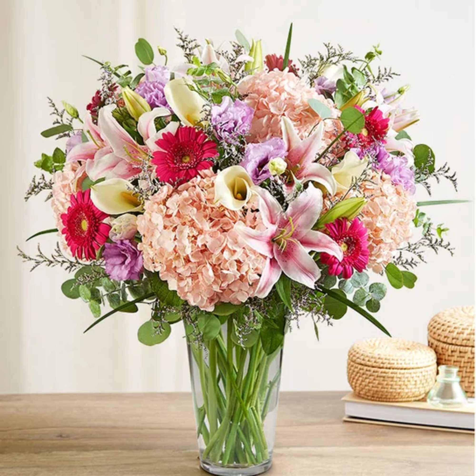 Send love to Mom in the most luxurious way. Our exquisite new