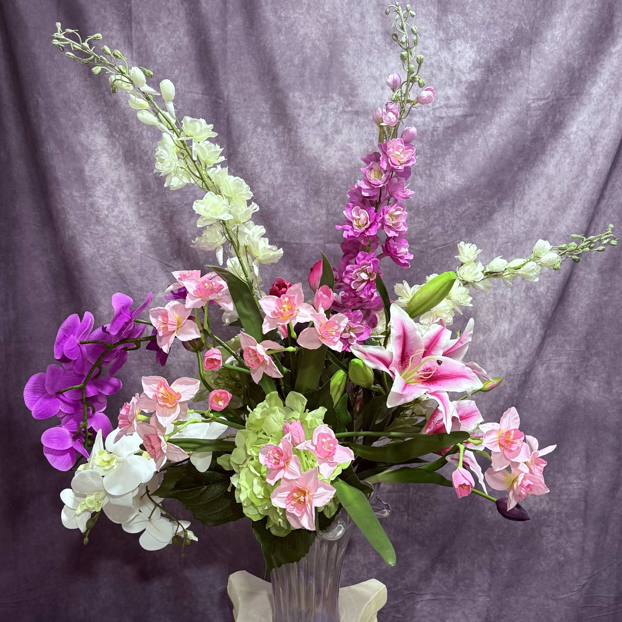 Large Beautiful and Elegant faux flowers perfect for entry way display or, photo 2 of 2