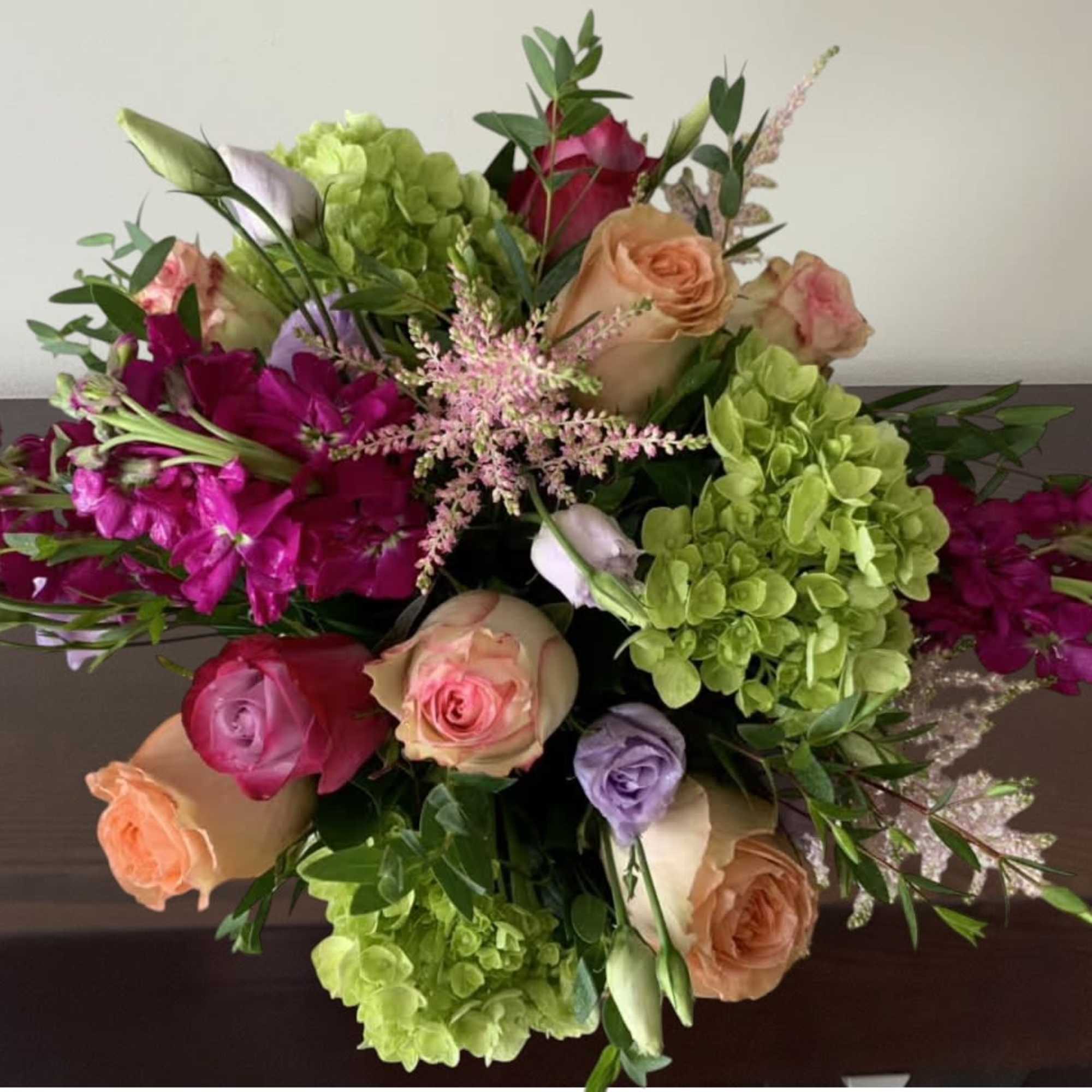 The majesty of its blooms makes Bailey one of our finest designs.

All, photo 2 of 2