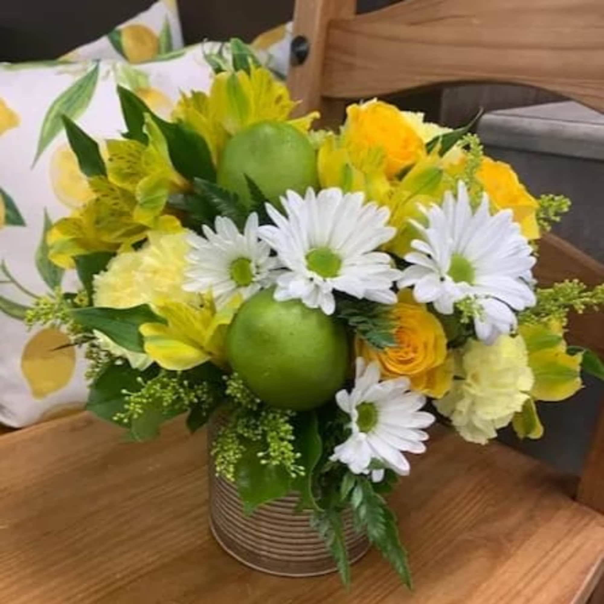 This bright bouquet is perfect for your summertime event! Fresh white Daisies
