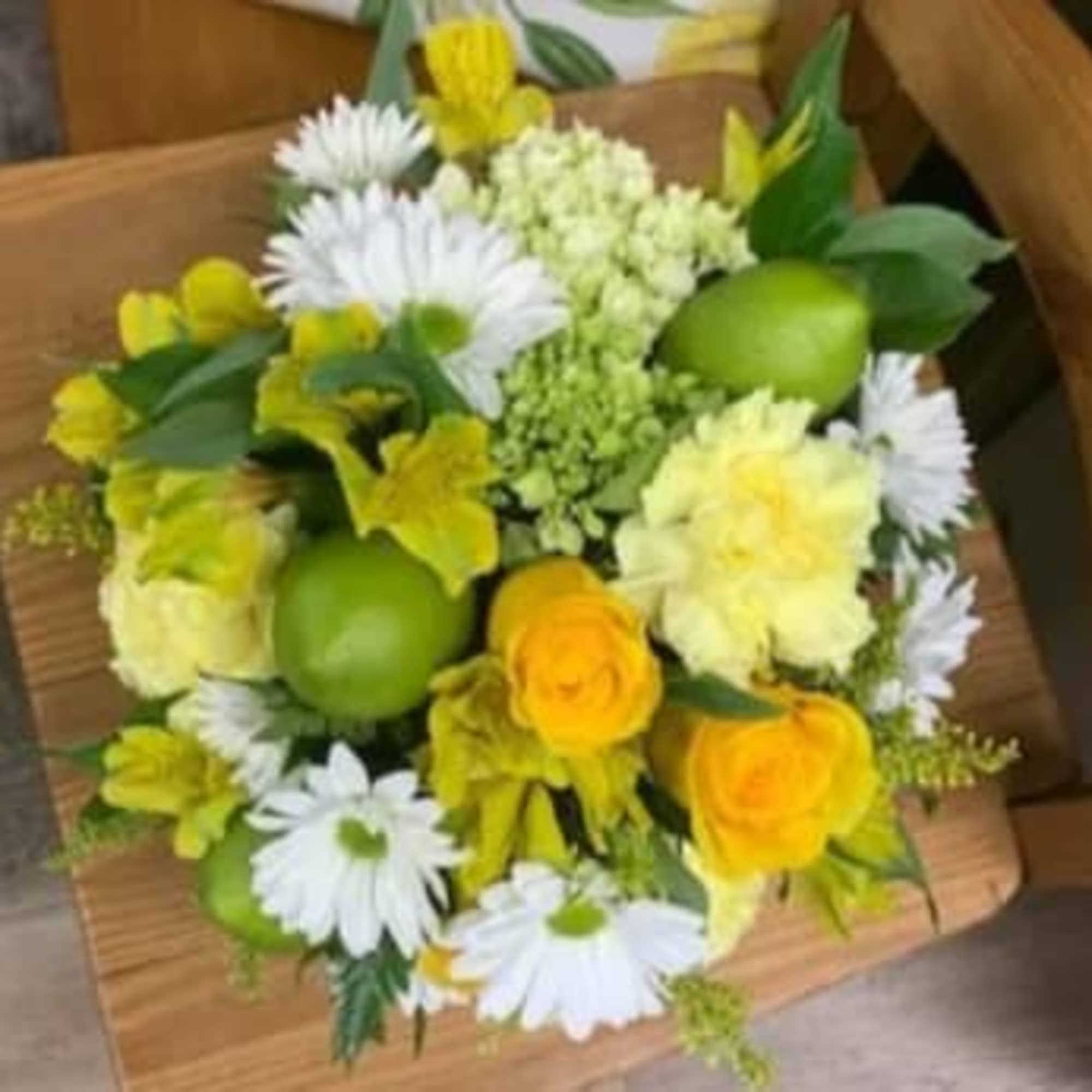 This bright bouquet is perfect for your summertime event! Fresh white Daisies, photo 2 of 2