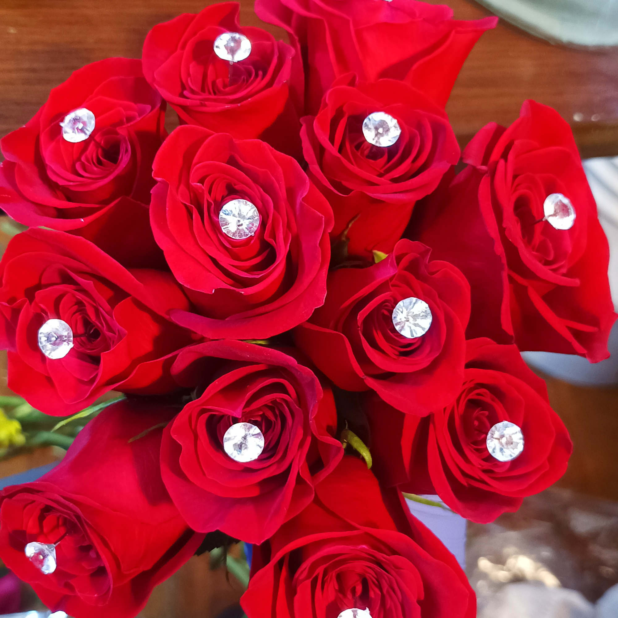 These dozen red roses with baby's breath are classic! Perfect romantic gift, photo 3 of 11