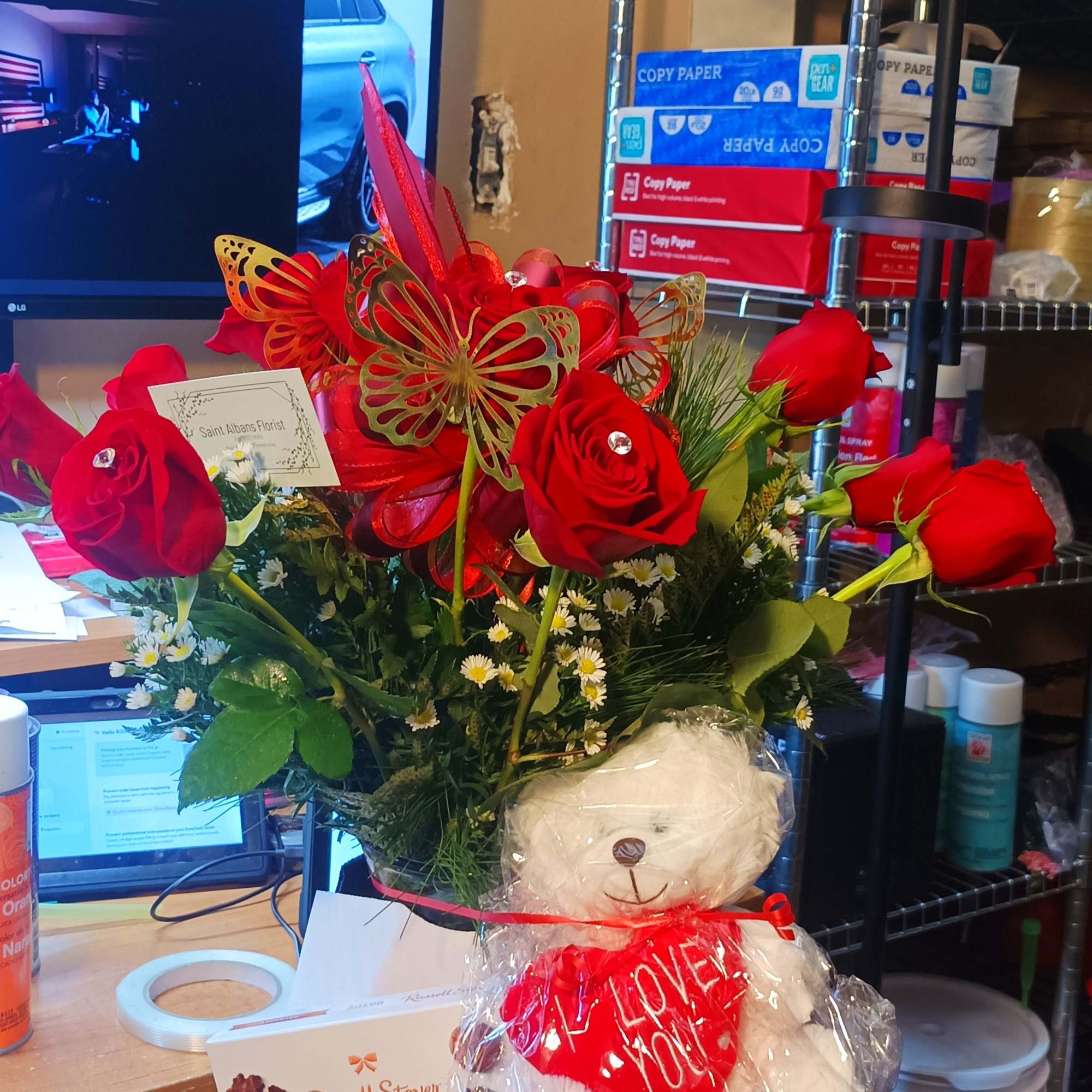 These dozen red roses with baby's breath are classic! Perfect romantic gift, photo 8 of 11