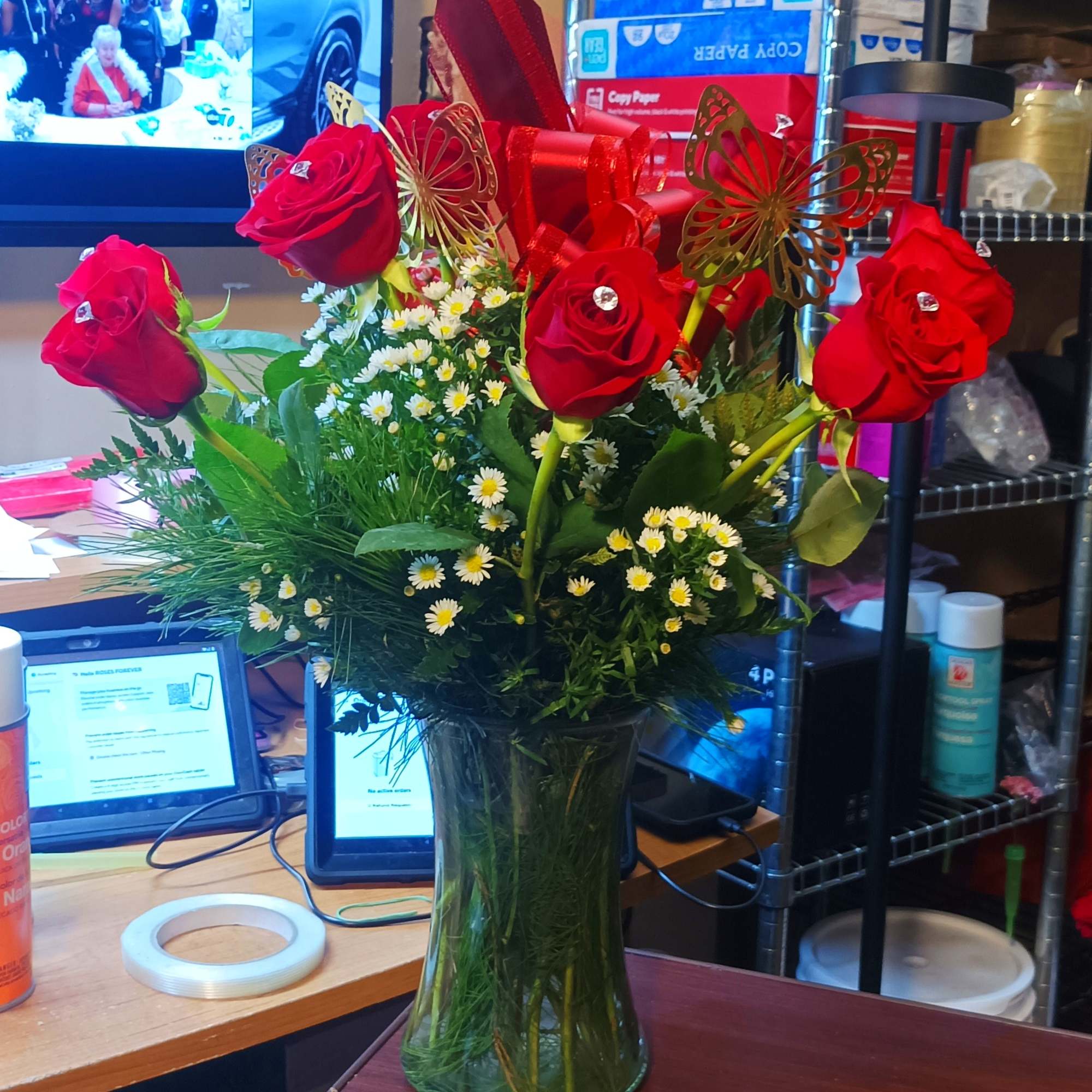 These dozen red roses with baby's breath are classic! Perfect romantic gift, photo 9 of 11