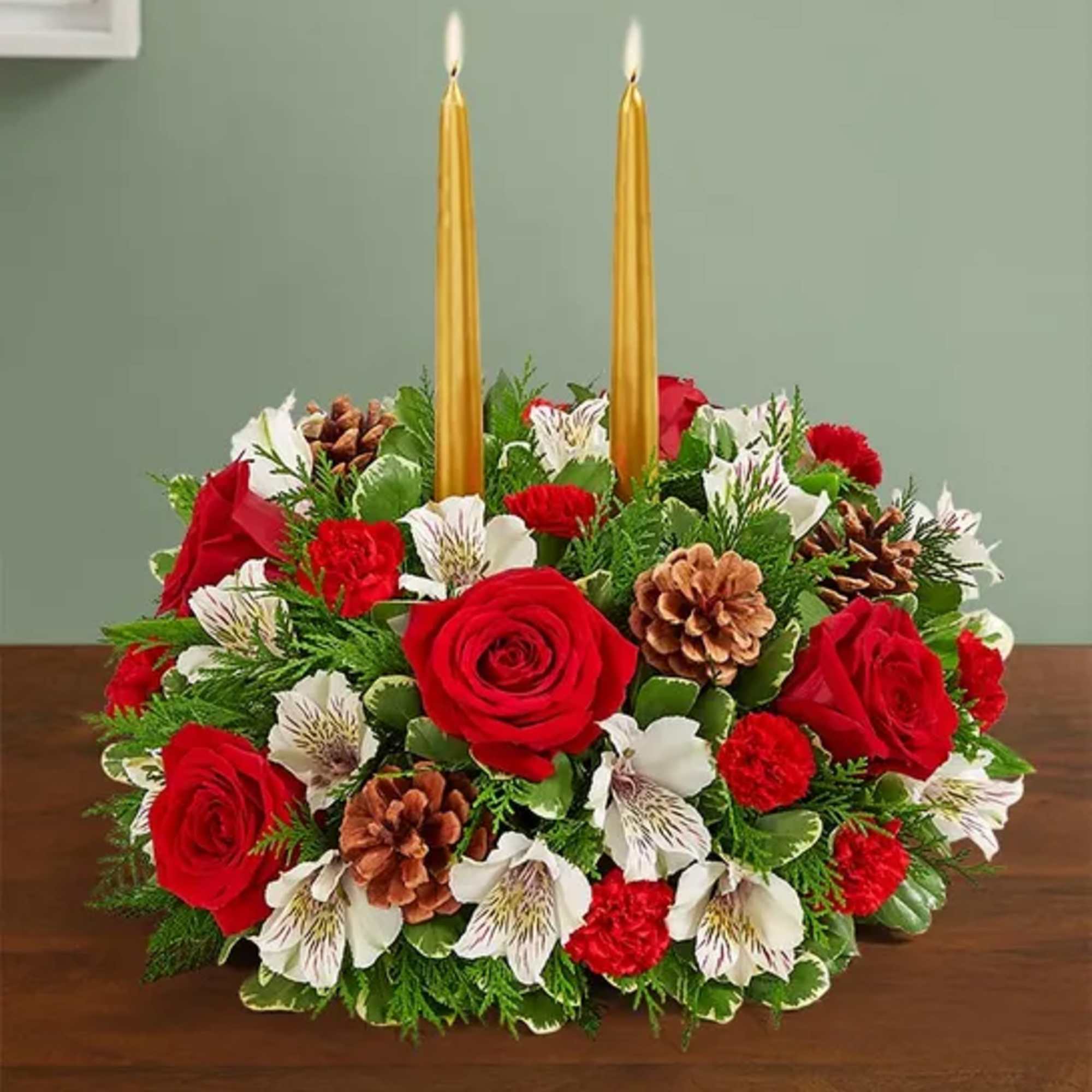 Our festive centerpiece brings a classic touch to all your holiday celebrations.