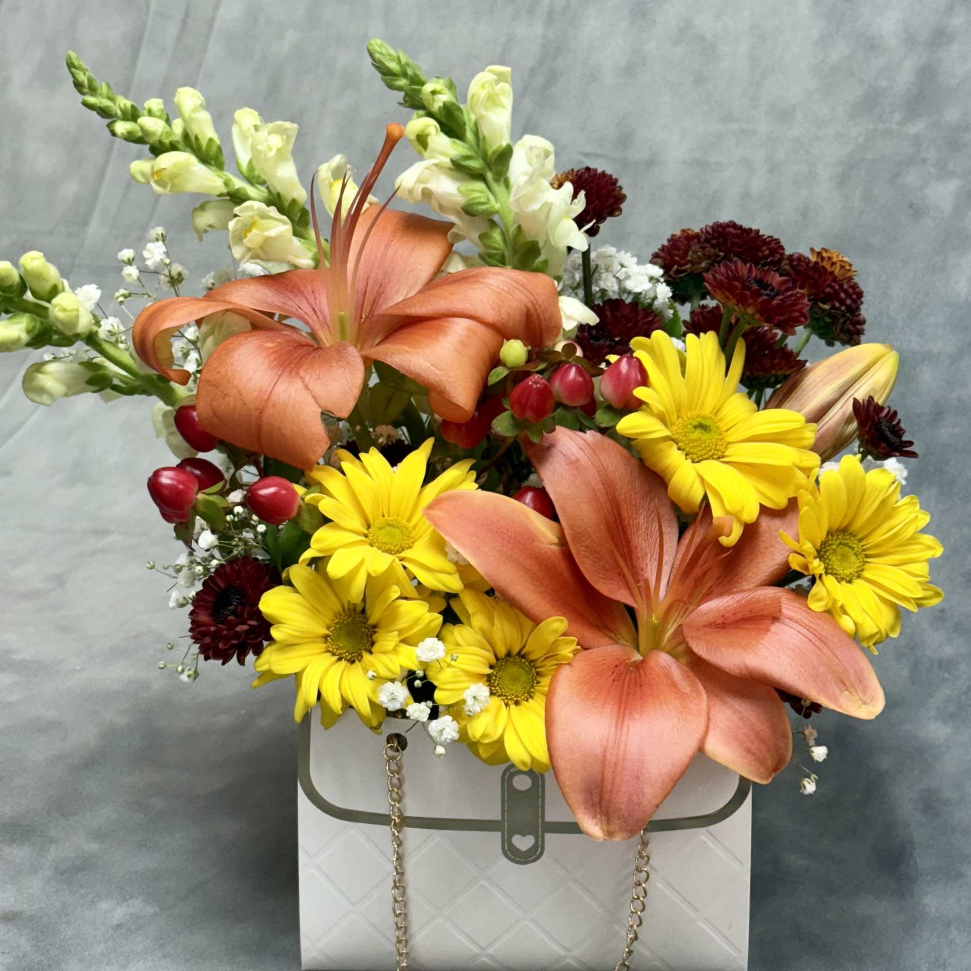 Harvest Glow Purse
Bring the warmth of autumn into any space with this