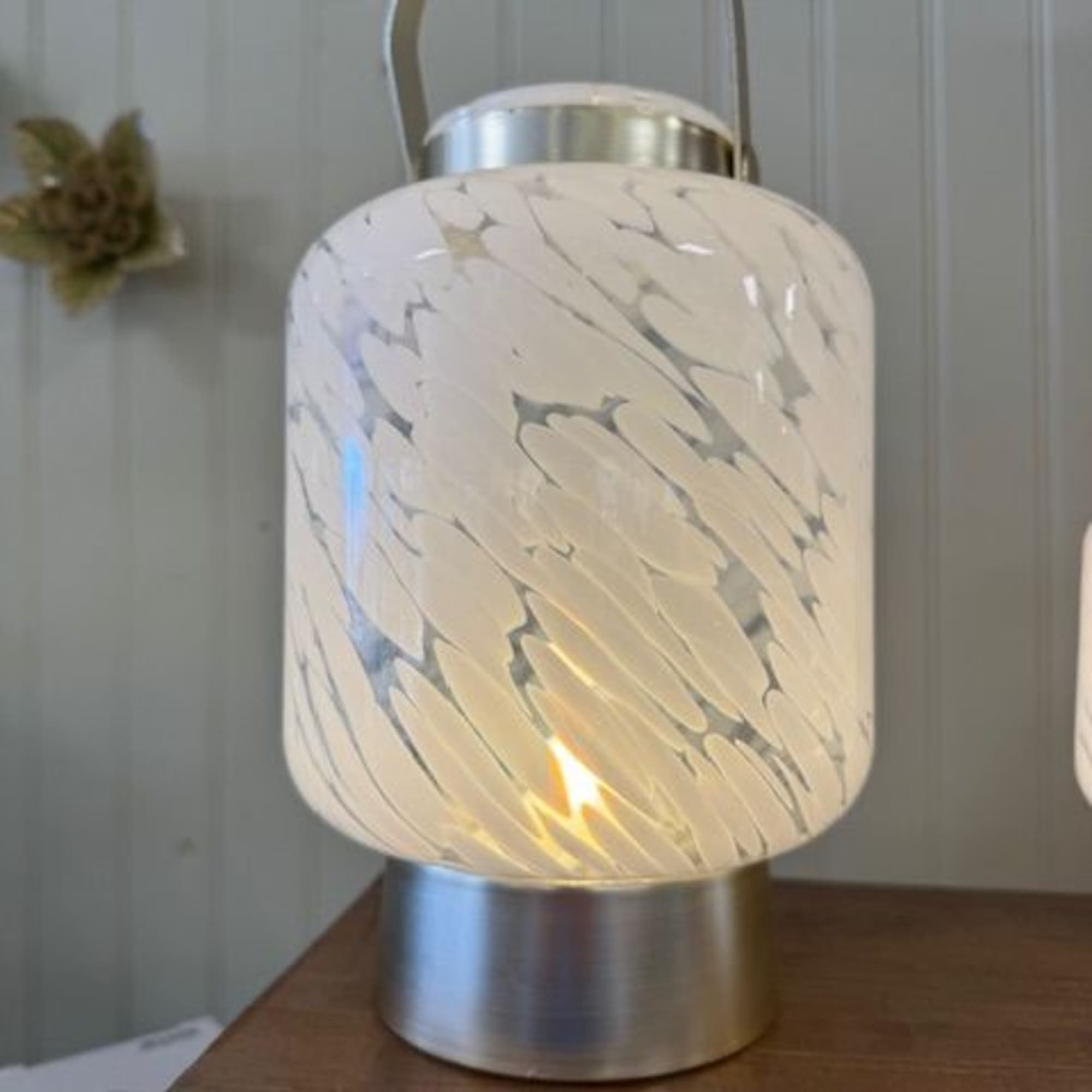rechargeable lantern
outdoor or indoor
handblown glass
includes charger
**will ship-- call store to set up**