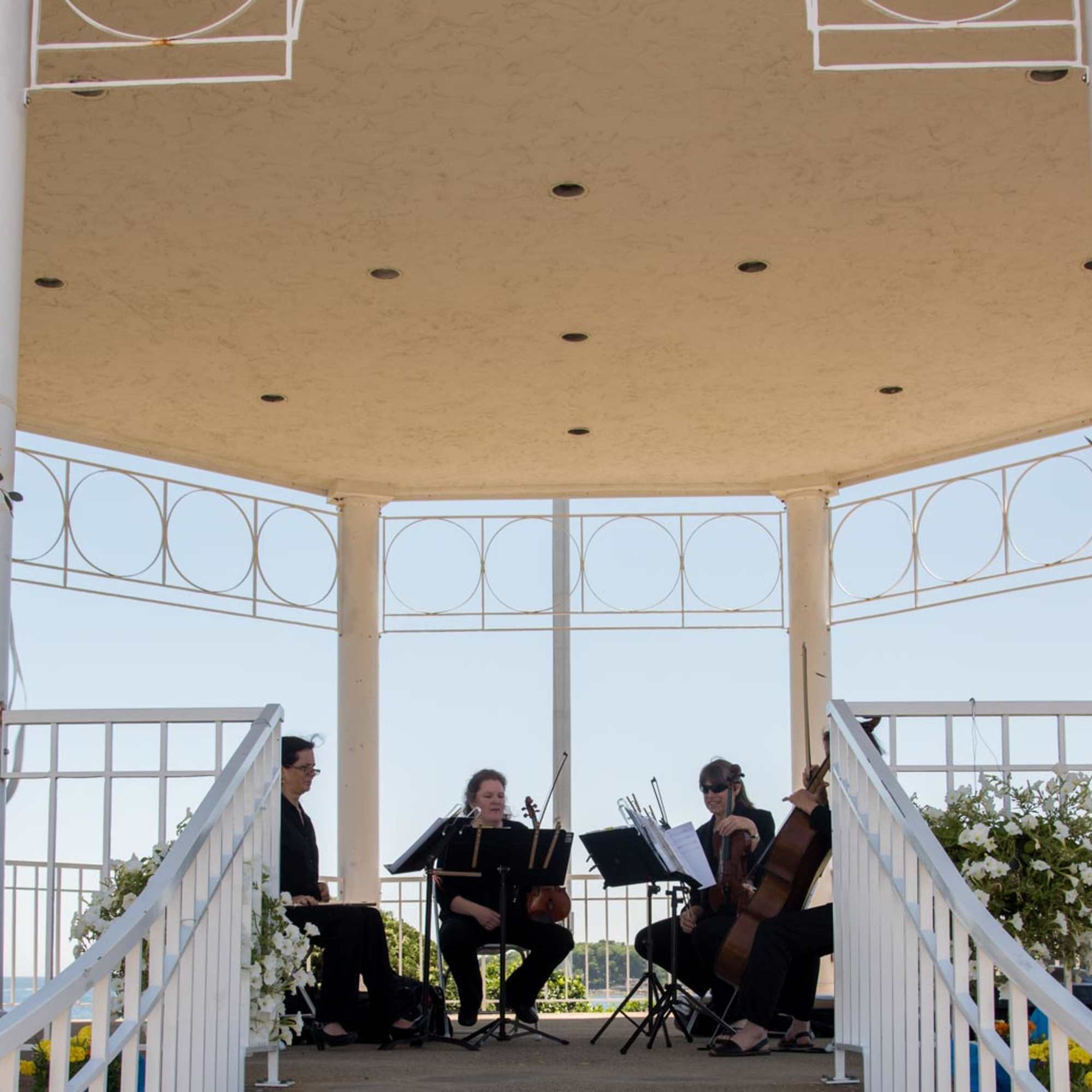 We will customize your fresh blooms to match the florals of 