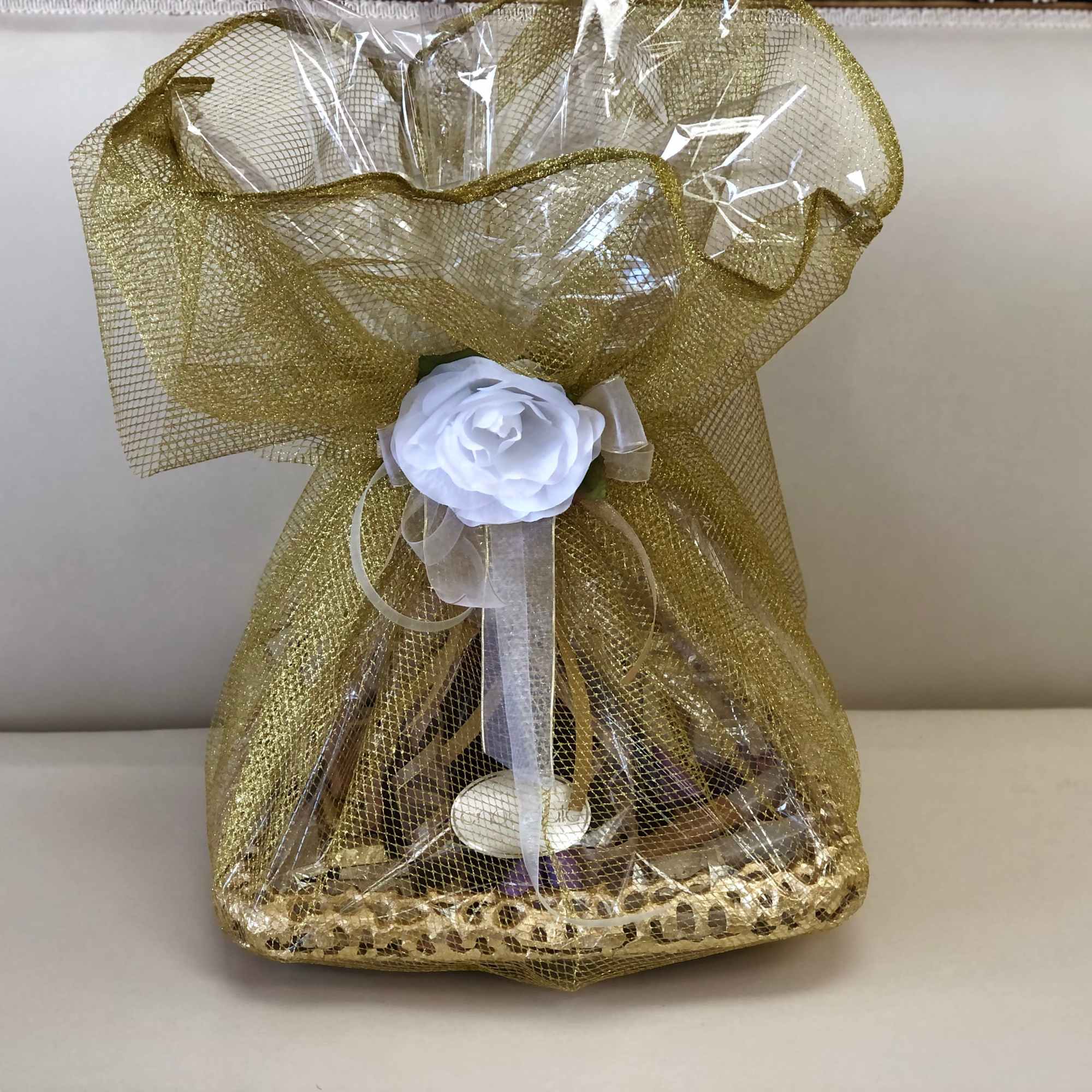 This Chocolato event tray is made in a gold colored mesh tray.