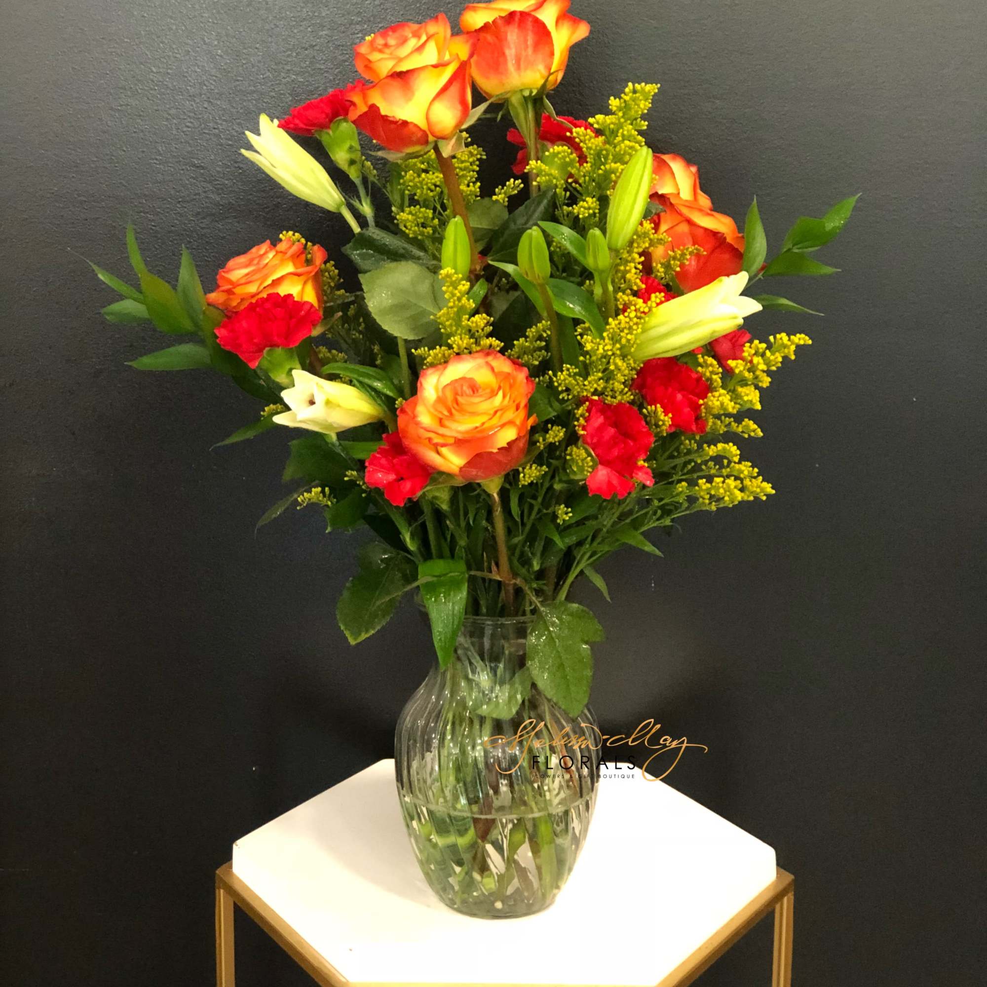 An bouquet that gives you fiery feelings of love all the way