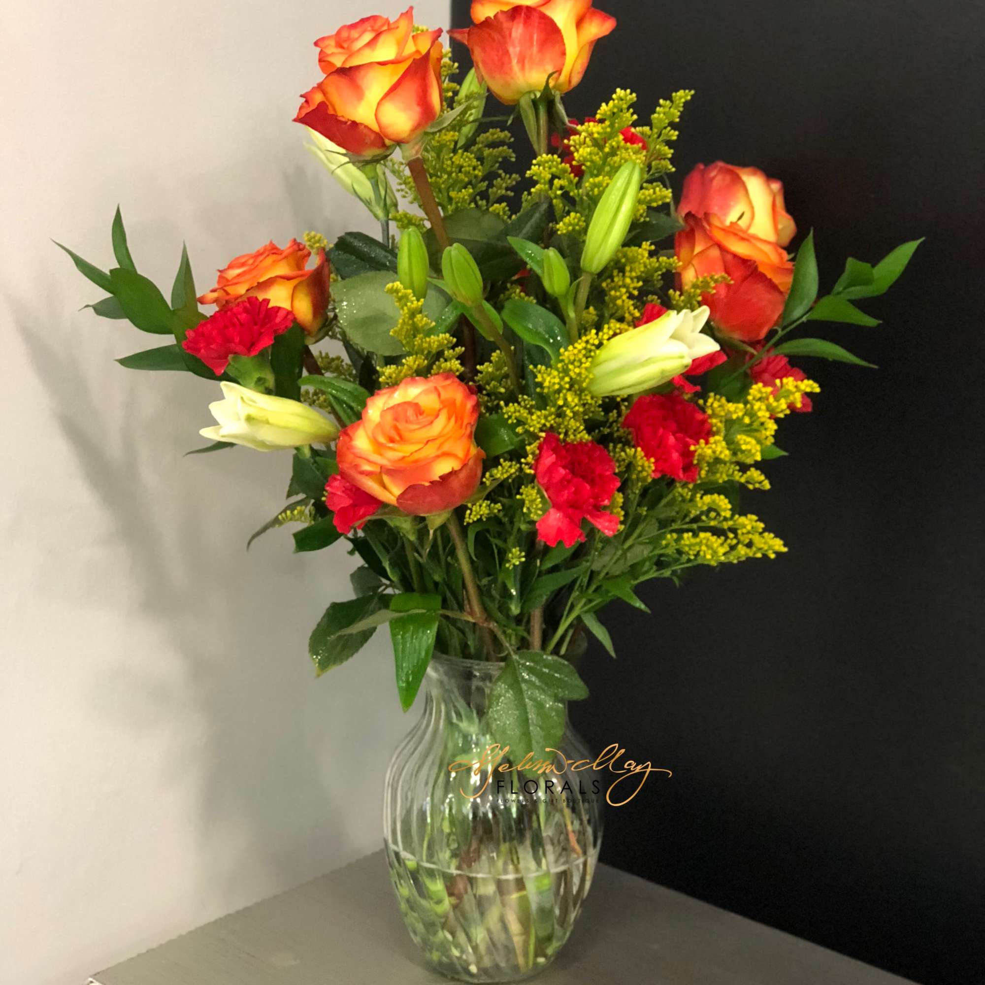 An bouquet that gives you fiery feelings of love all the way