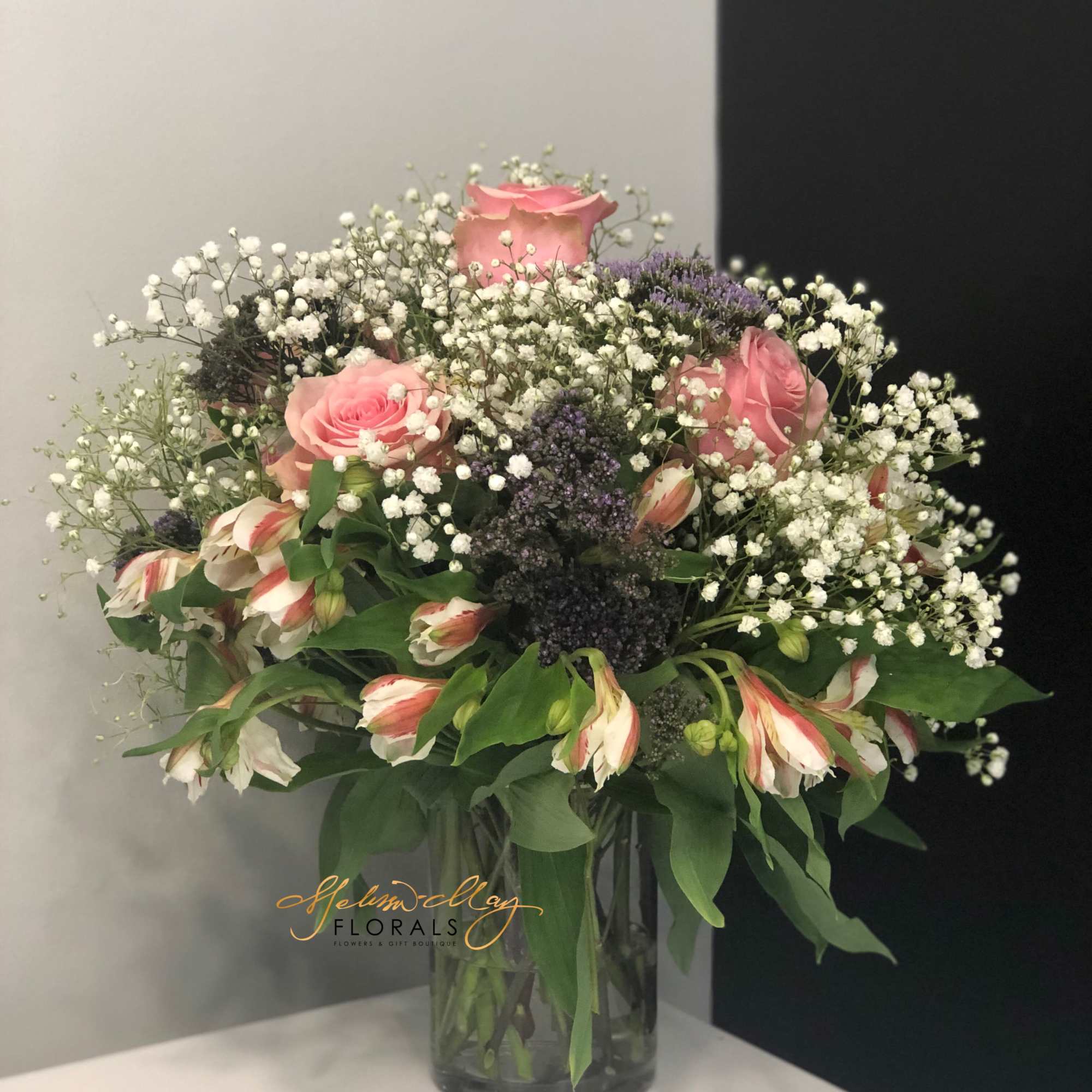 An arrangement for those you want to keep close; the special people