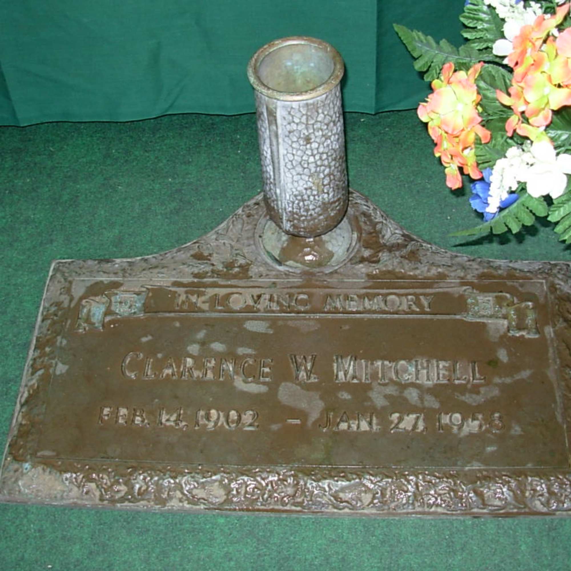 Our silk CEMETERY VASE ARRANGEMENT  is made of silk-permanent flowers and