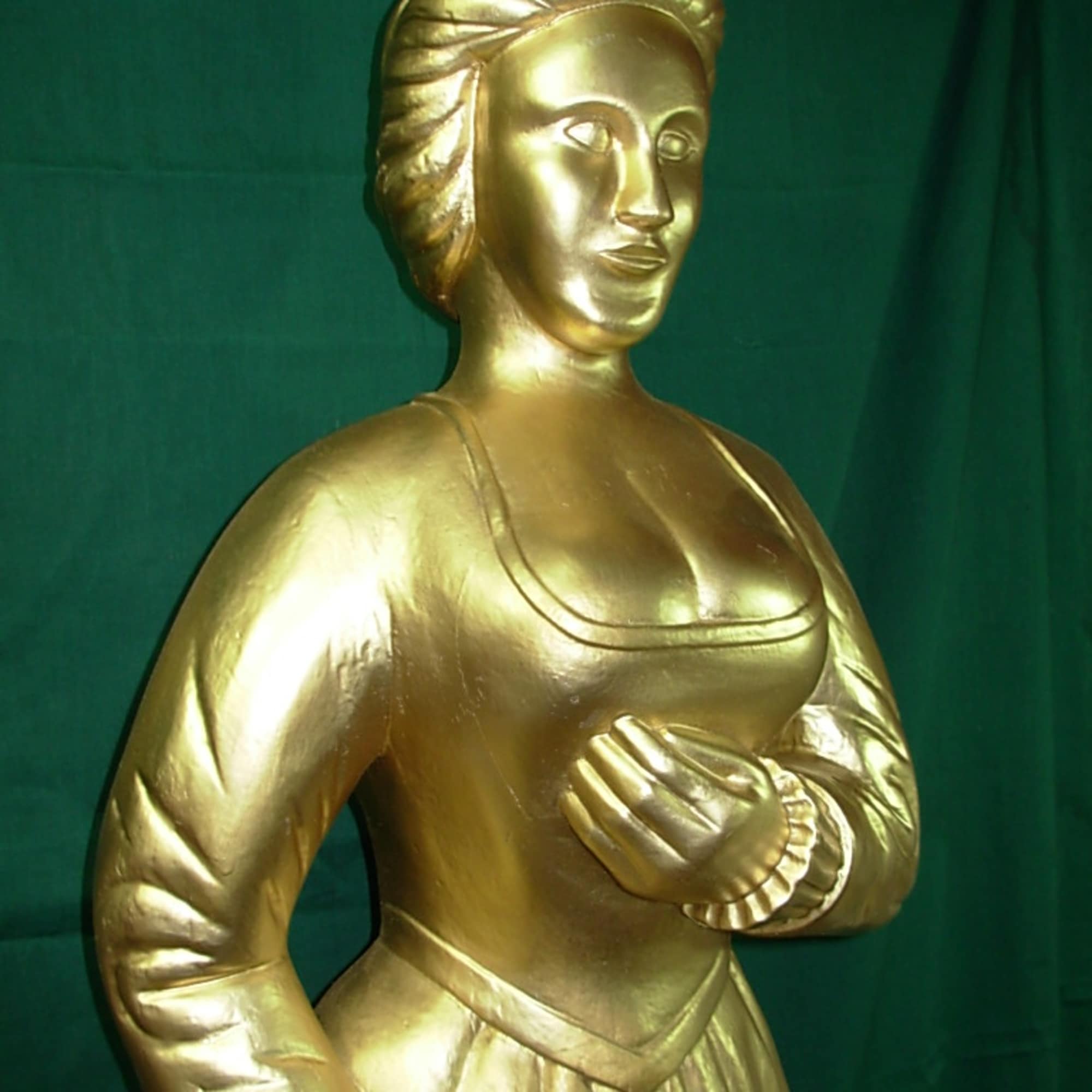 This  ANTIQUE STATUE is of  ( we think ) 