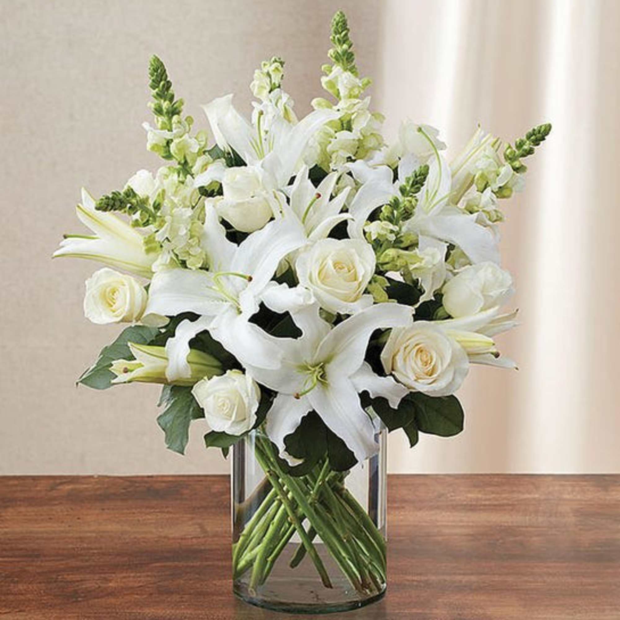 White flowers have a certain timelessness and elegance, perfect for expressing your
