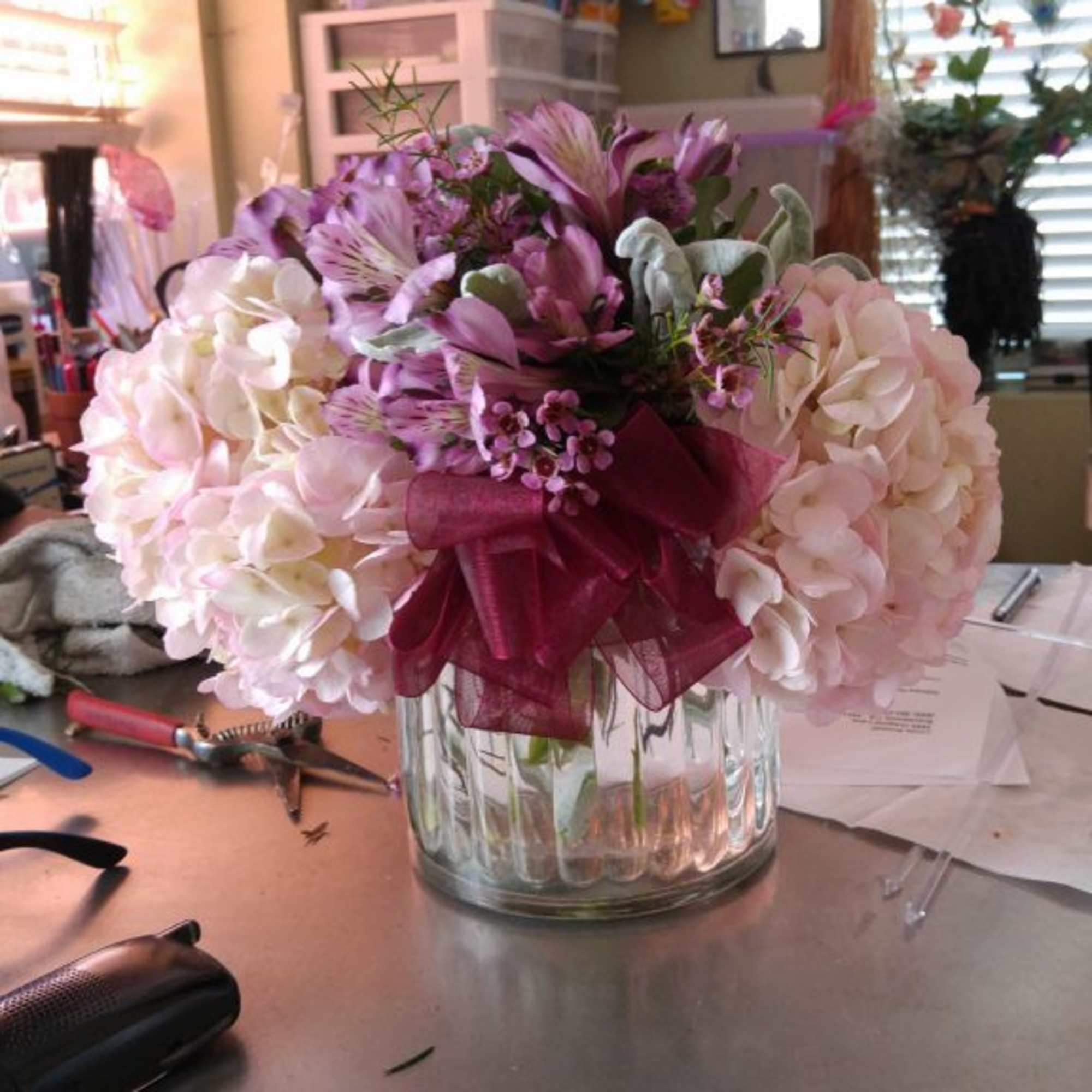 Let our team of designers provided you with an amazing centerpiece for