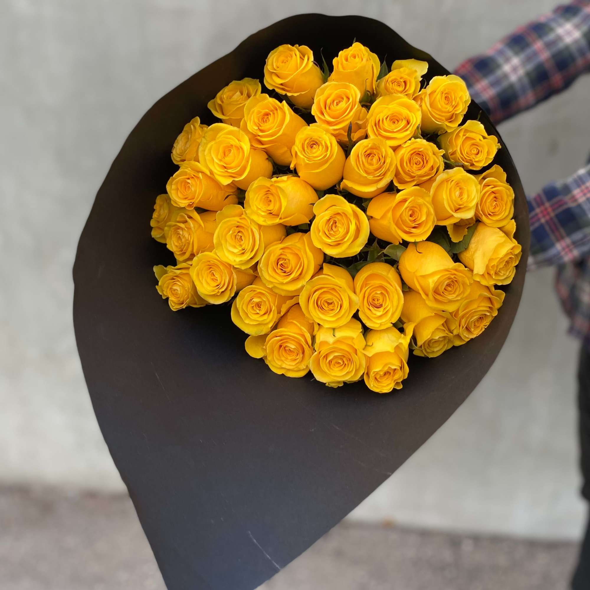 Beautiful bouquet filled with our premium long stem roses! hand wrapped in