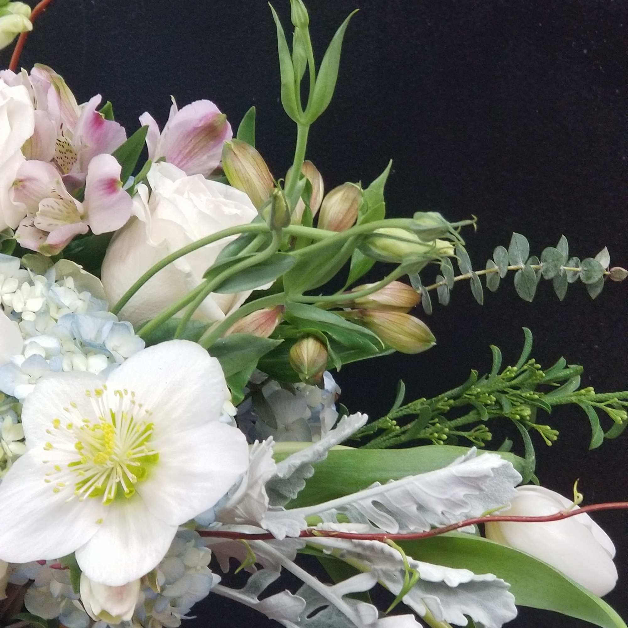 Monochromatic Garden style arrangement