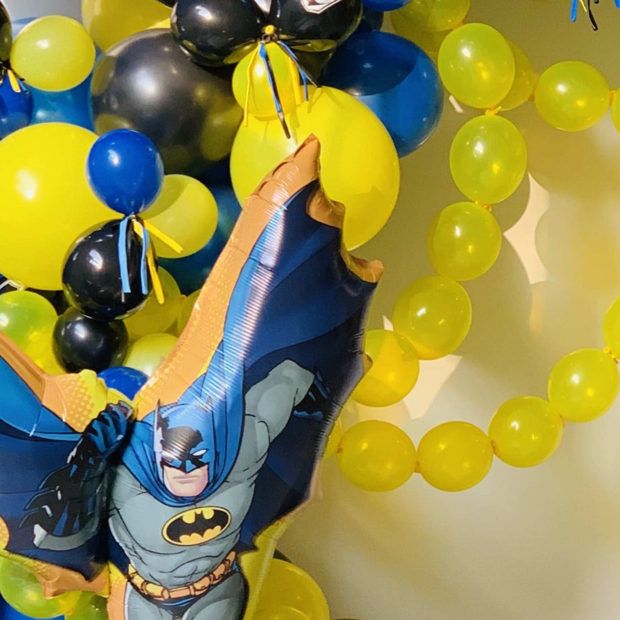 Single-sided balloon garland for the boy&#039;s birthday party &quot;Batman&quot;. You may choose