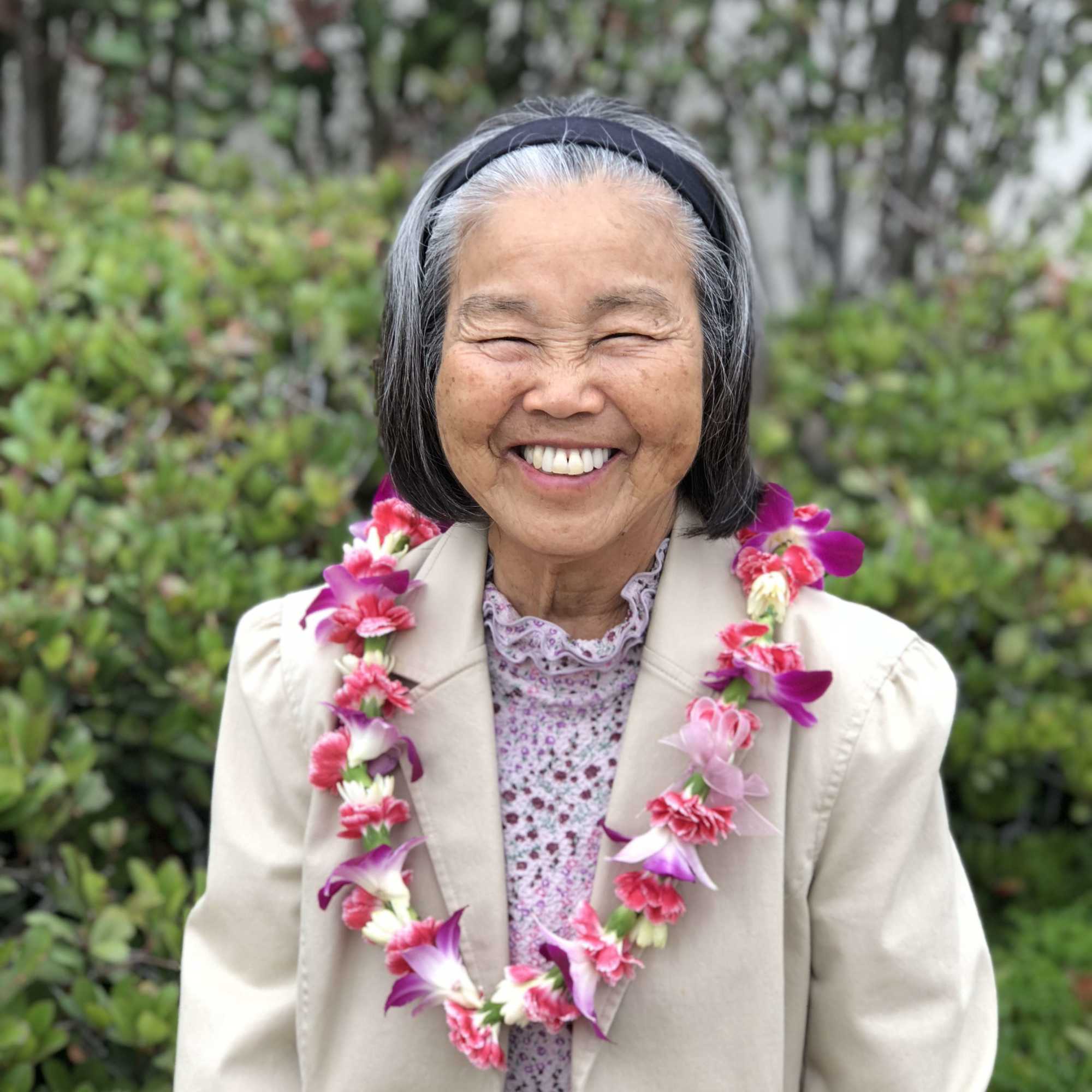 Mini carnations, orchids, and tuberose lei is a beautiful, lightweight fragrant lei. Mini carnations, orchids, and tuberose lei is a beautiful, lightweight fragrant lei.