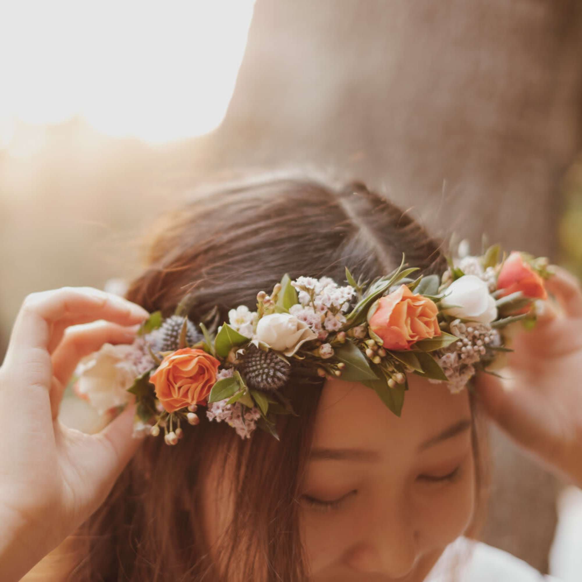 An elegant crown of blooms to make you look like the queen