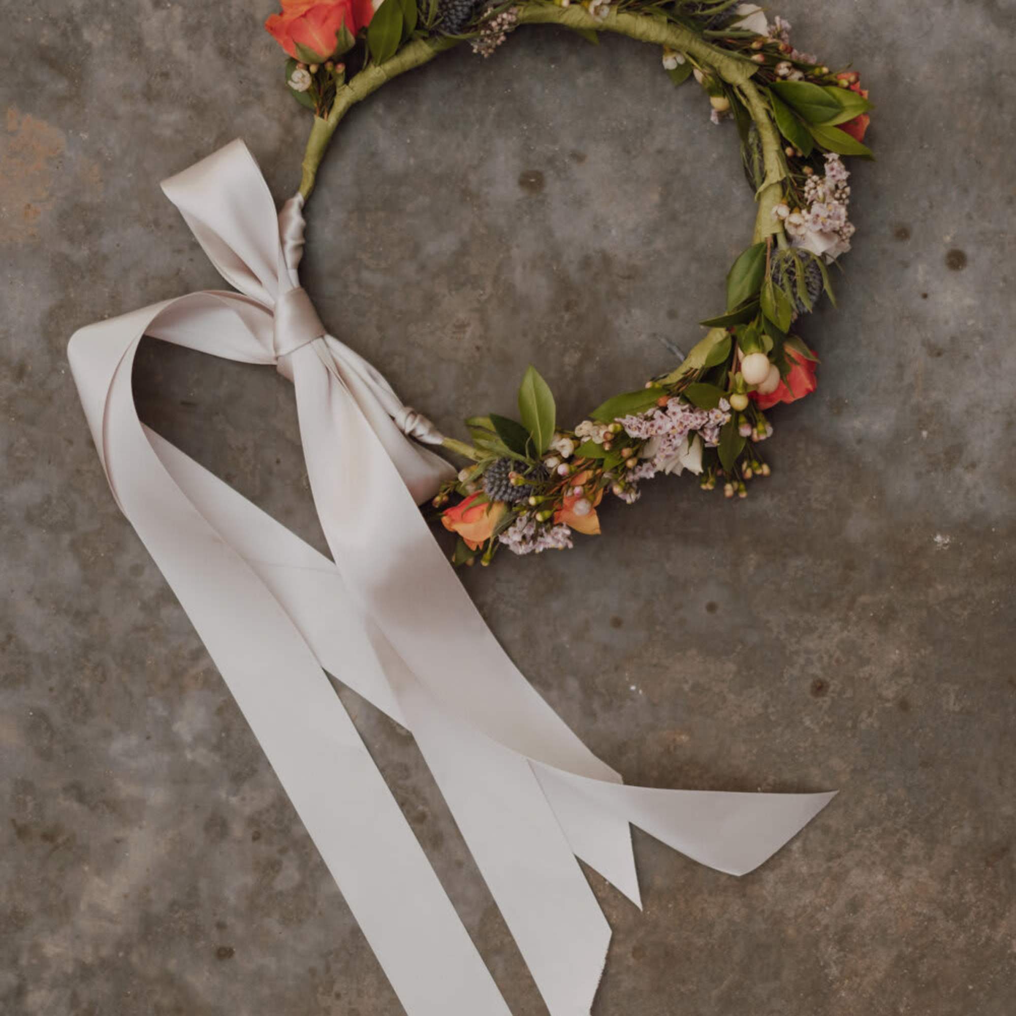 An elegant crown of blooms to make you look like the queen