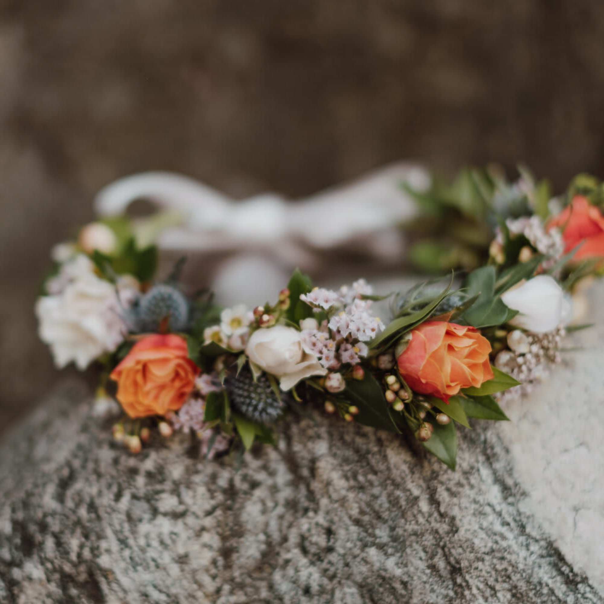 An elegant crown of blooms to make you look like the queen