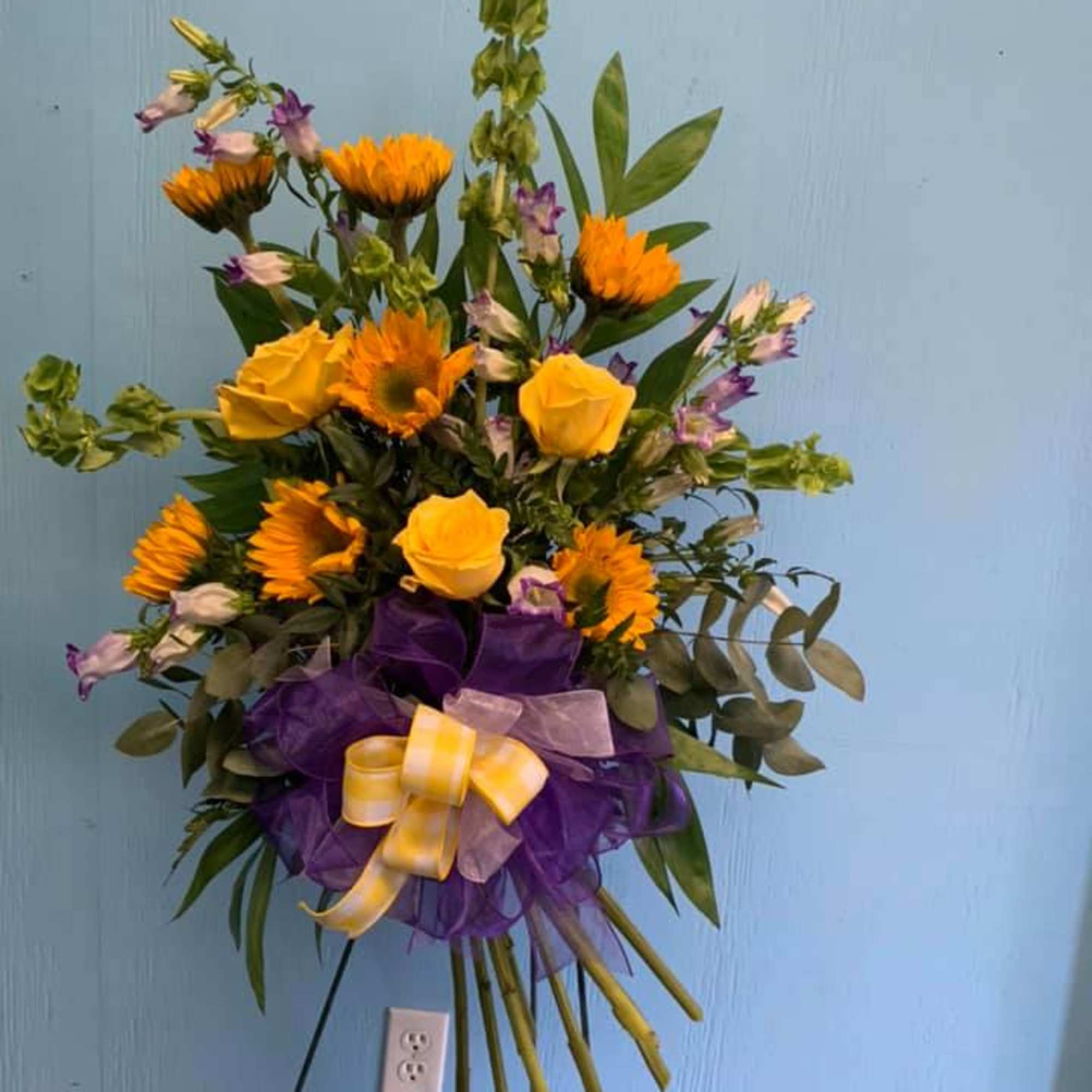 Mix of beautiful flowers to send in remembrance. We will design accordingly.