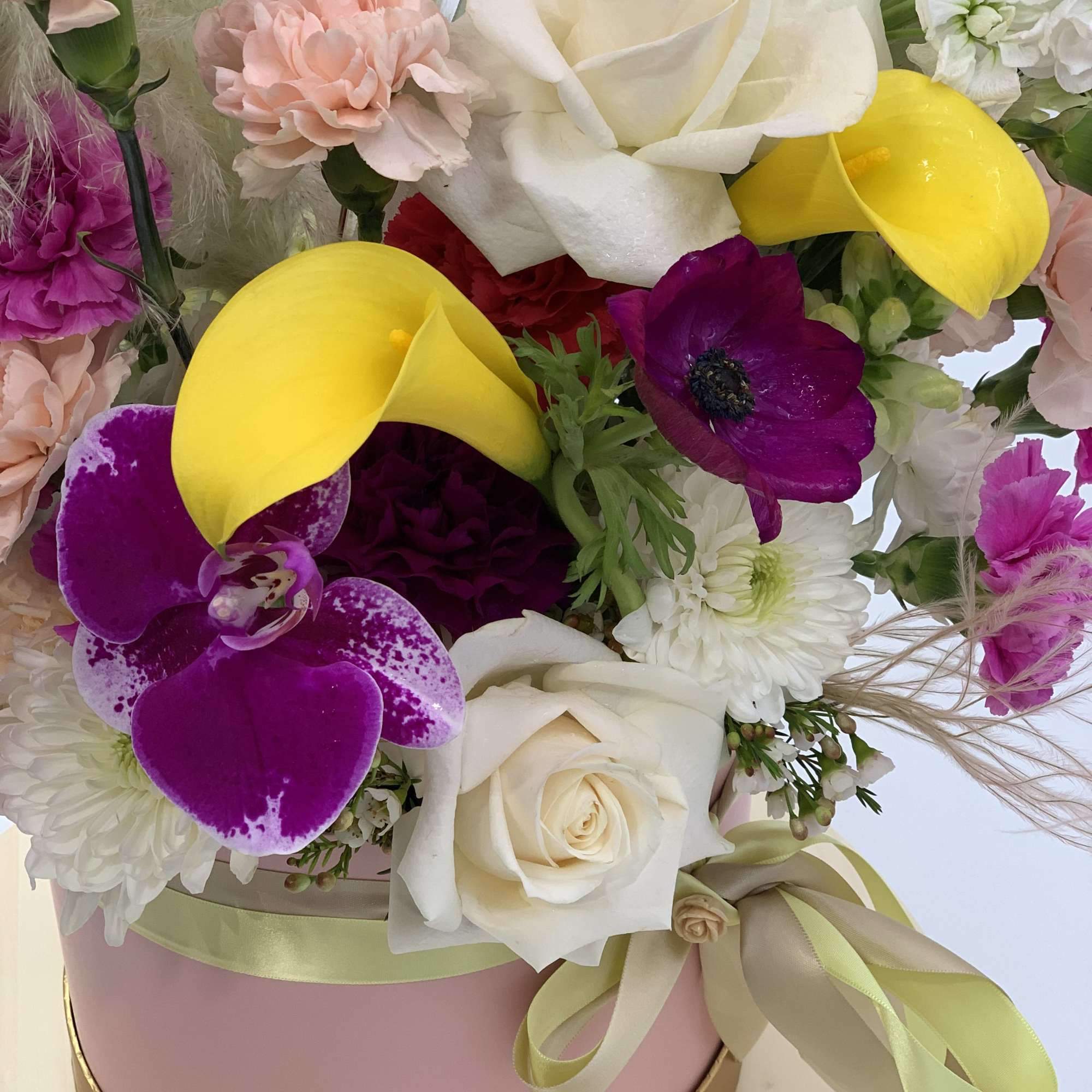 Fresh mixed flowers including pampas grasses, you may choose your own colors.