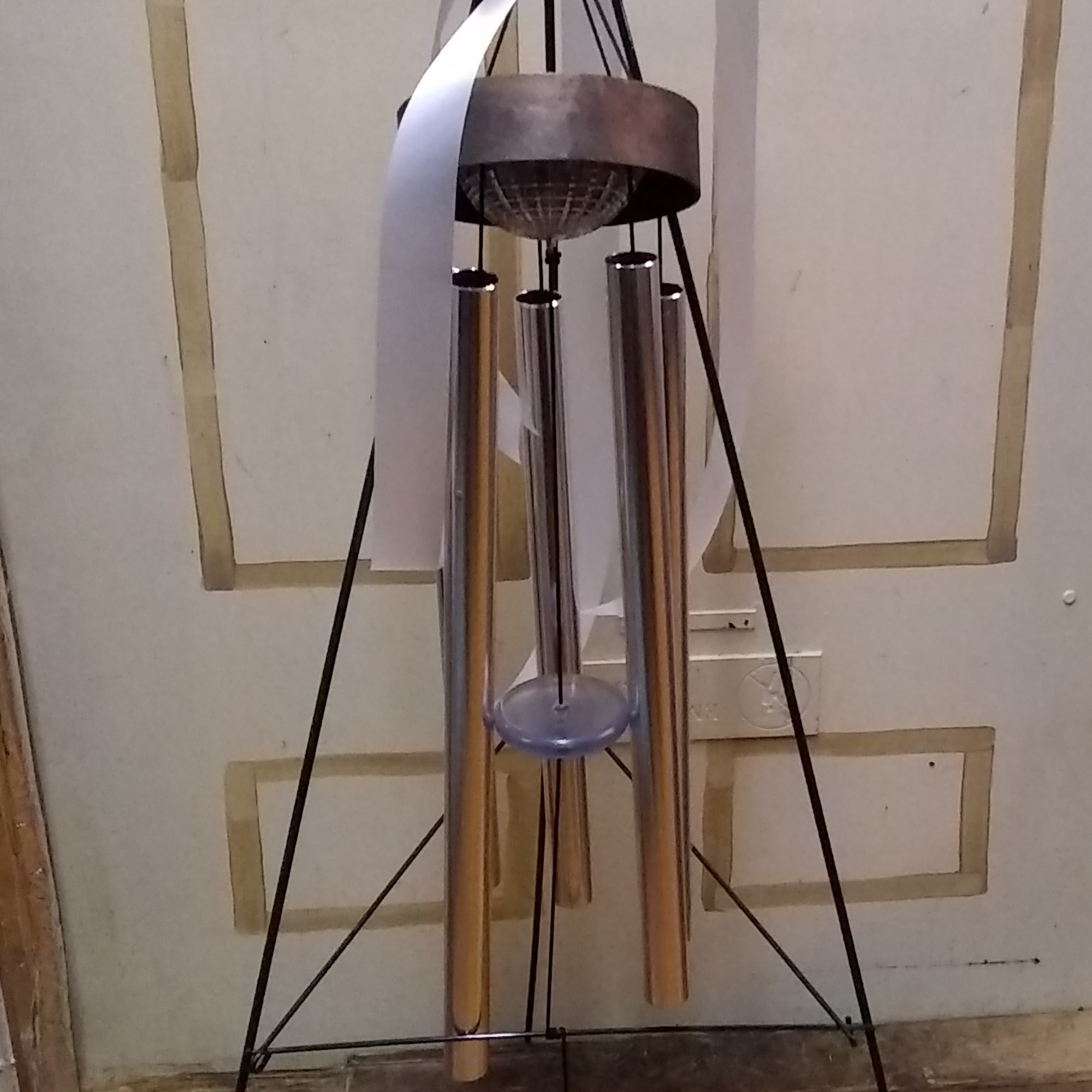 42&quot; Available in Blue, Brown, Gold, Green
Luminous. This Solar Collection utilizes the