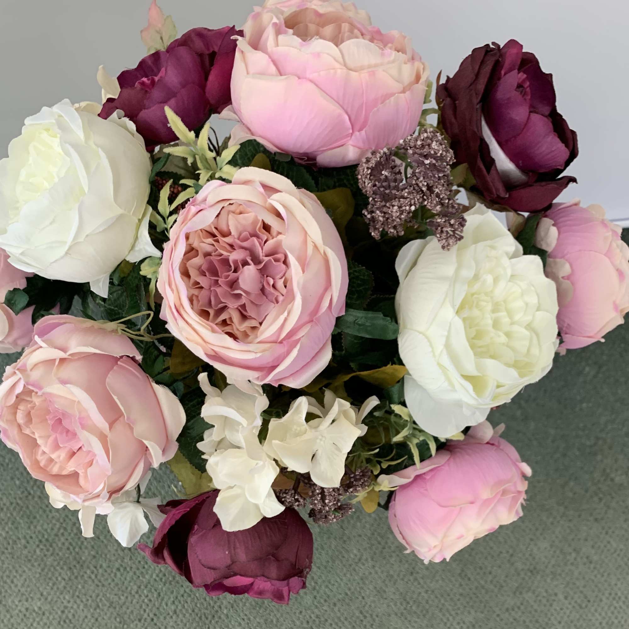 Silk arrangement in a wooden cube. Silk arrangement in a wooden cube.