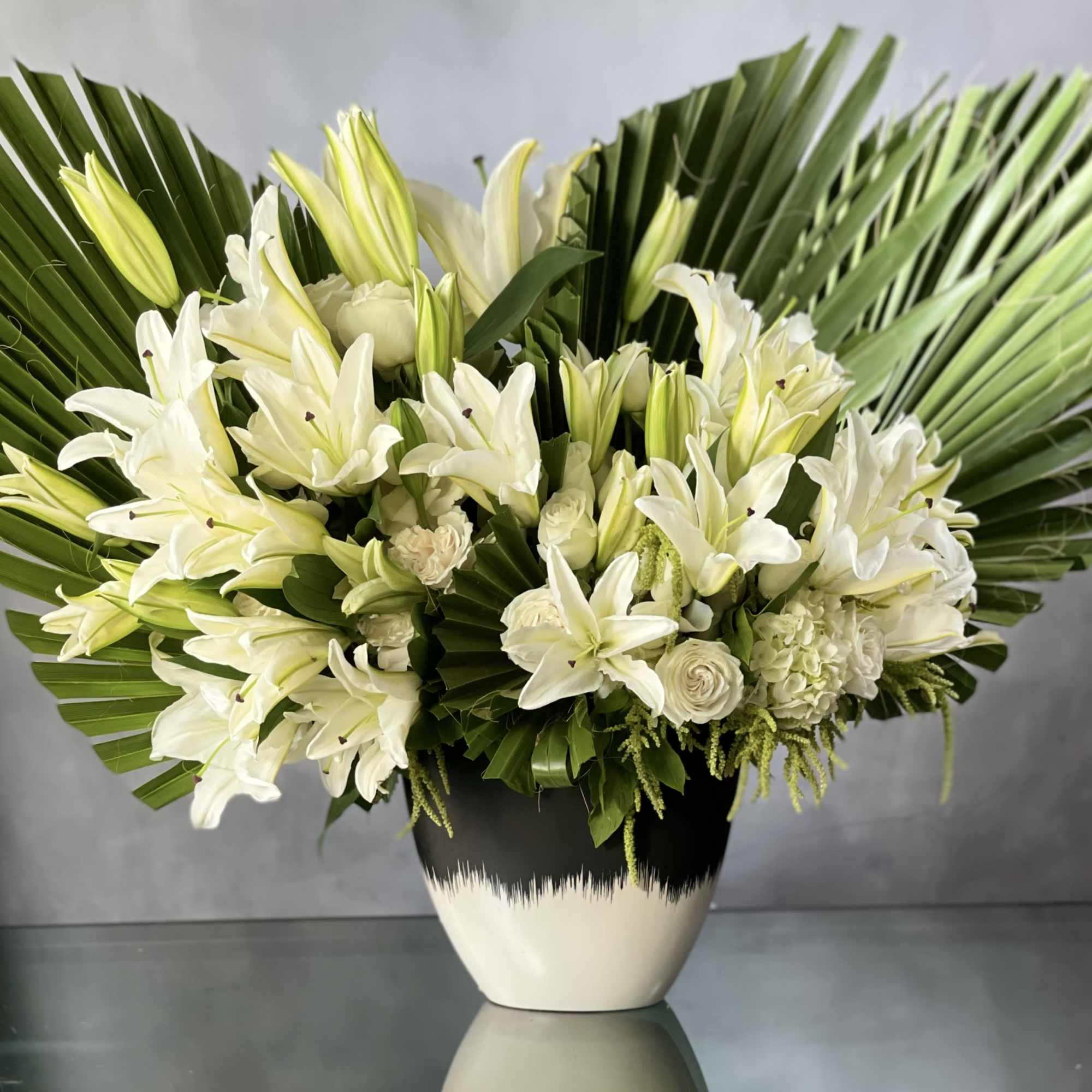 This arrangement is designed with a wealth of wondrous over 20 White