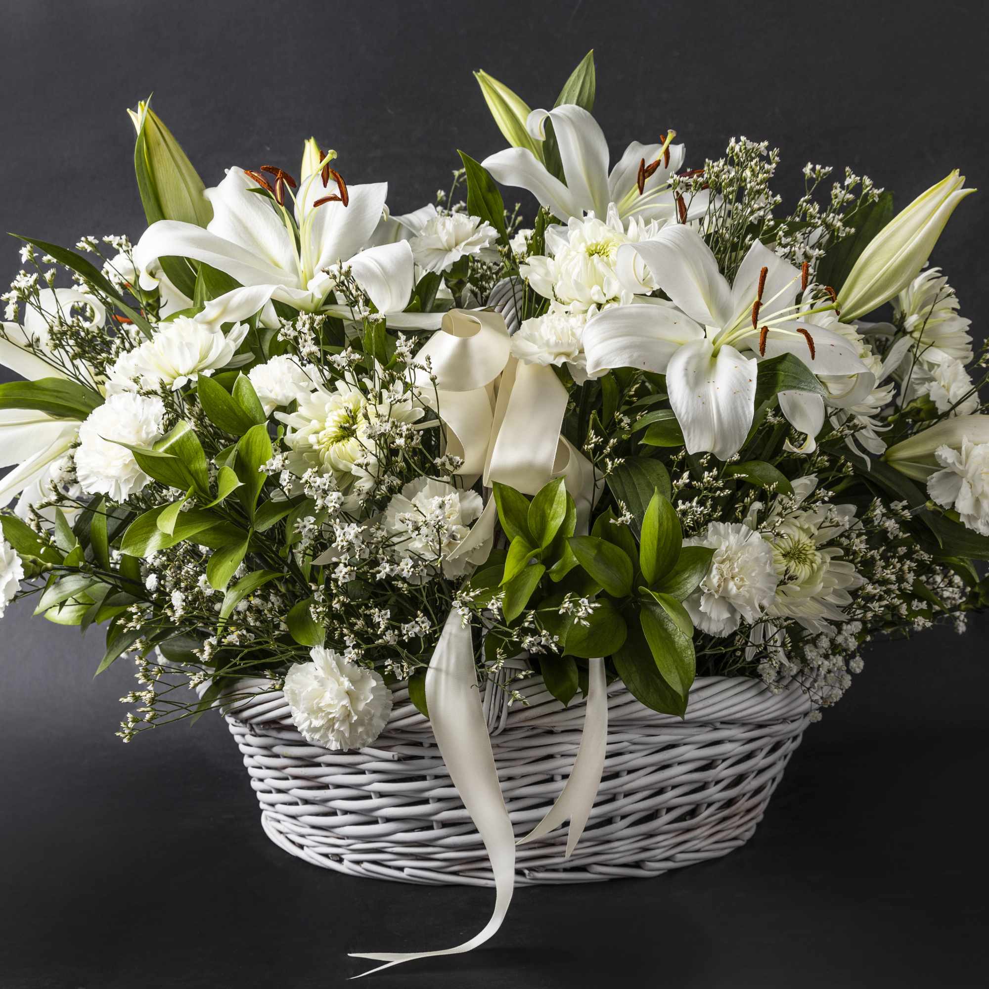 Extra large basket with mixed flowers