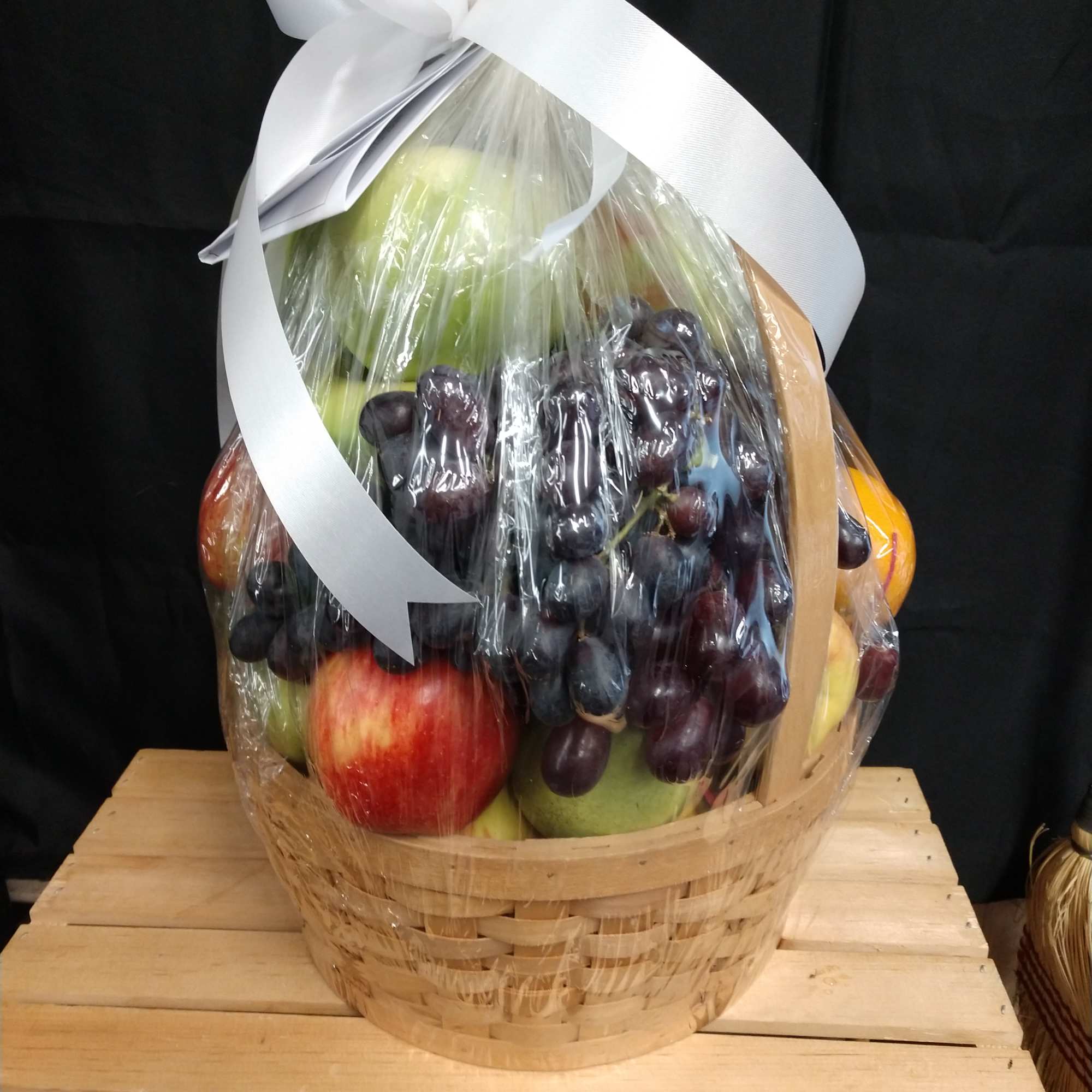 Product ID: 91494
No matter the reason you send this orchard-fresh array of Product ID: 91494
No matter the reason you send this orchard-fresh array of