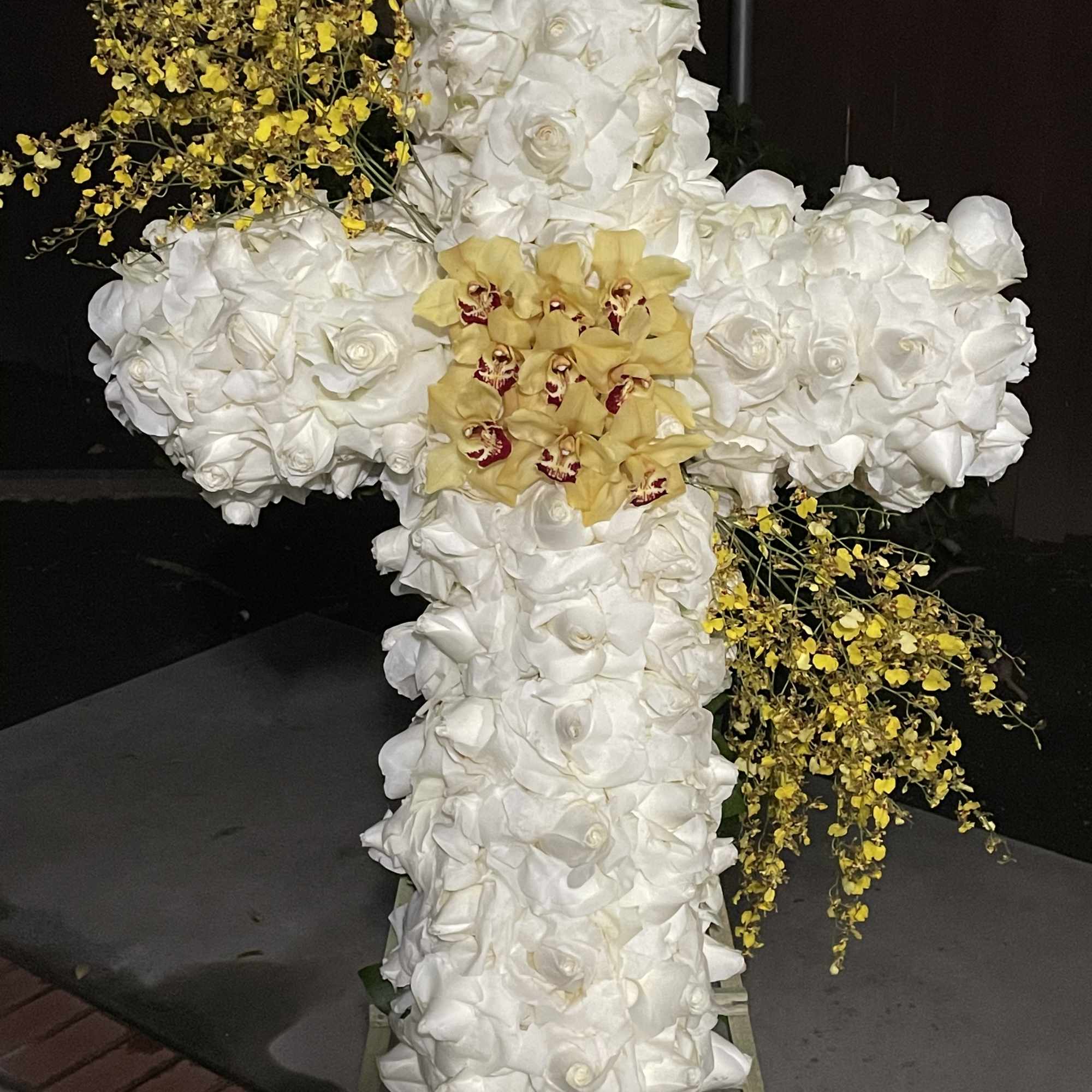 funeral spray cross large on 6ft easel
other color mix available upon request