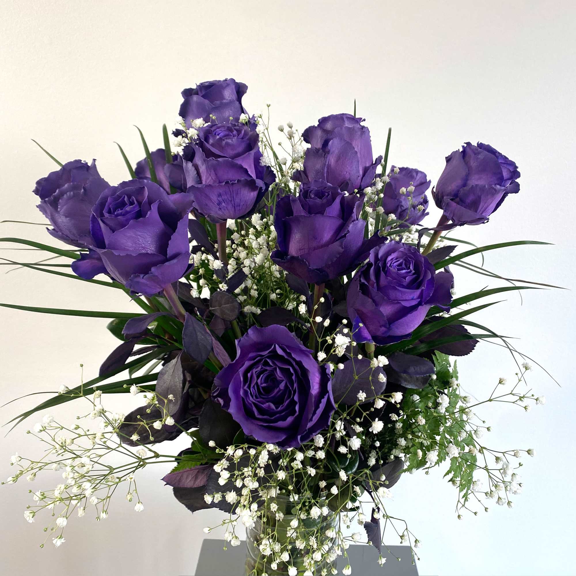 1 Dozen Long Stem Dyed Purple Roses With Baby Breath &amp; Greenery