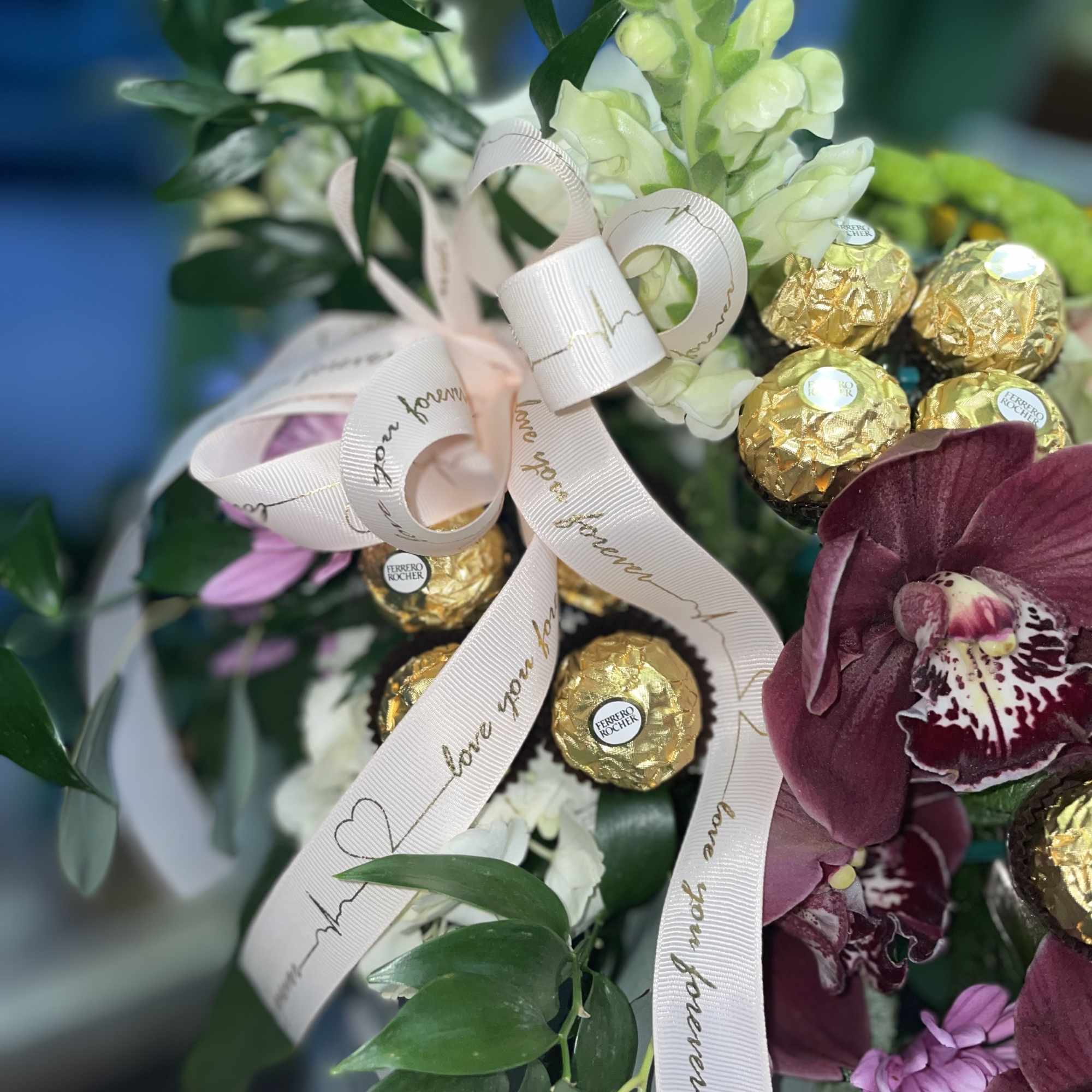 This gorgeous arrangement has the perfect combination of flowers it has some