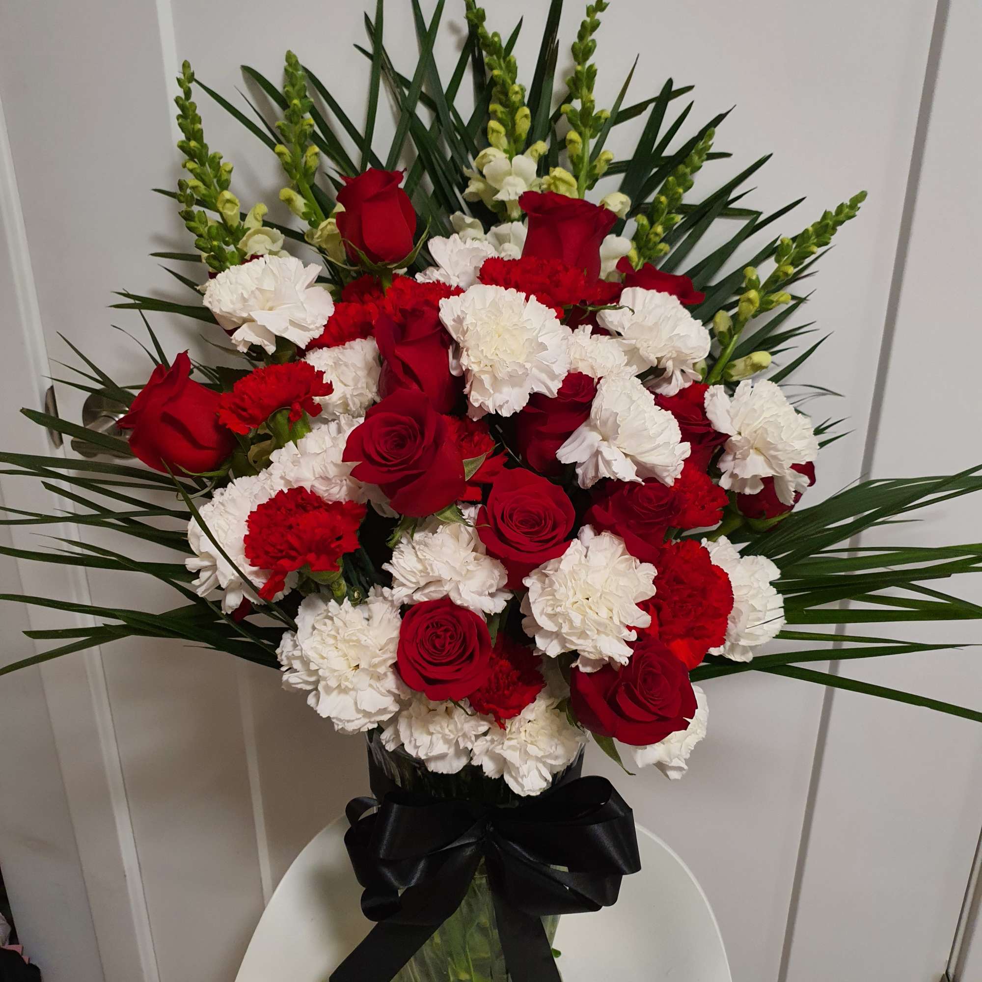 Customizing Funeral arrangement is available. Send an Inquiry to isoldeflower@gmail.com
