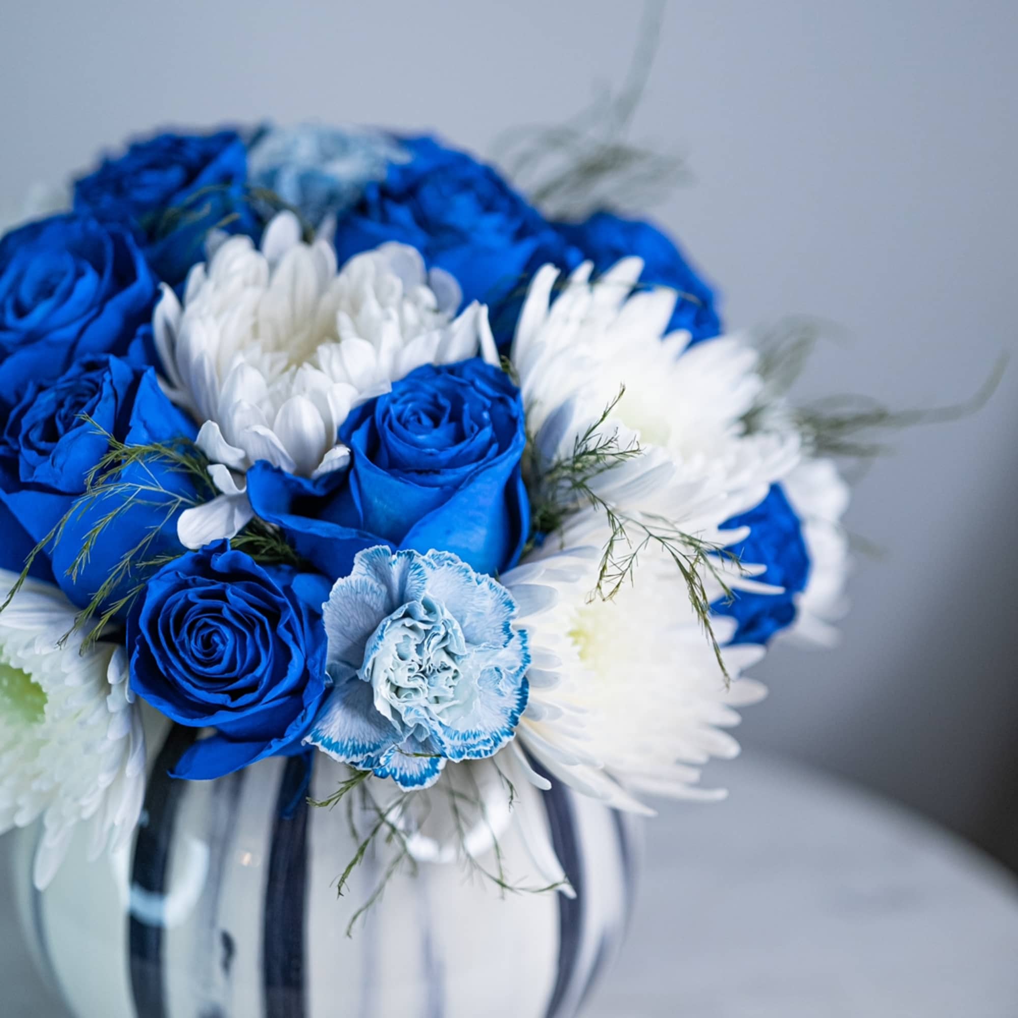 Sky-blue buds embody mystery, fantasy, striving for a goal at any cost.
There