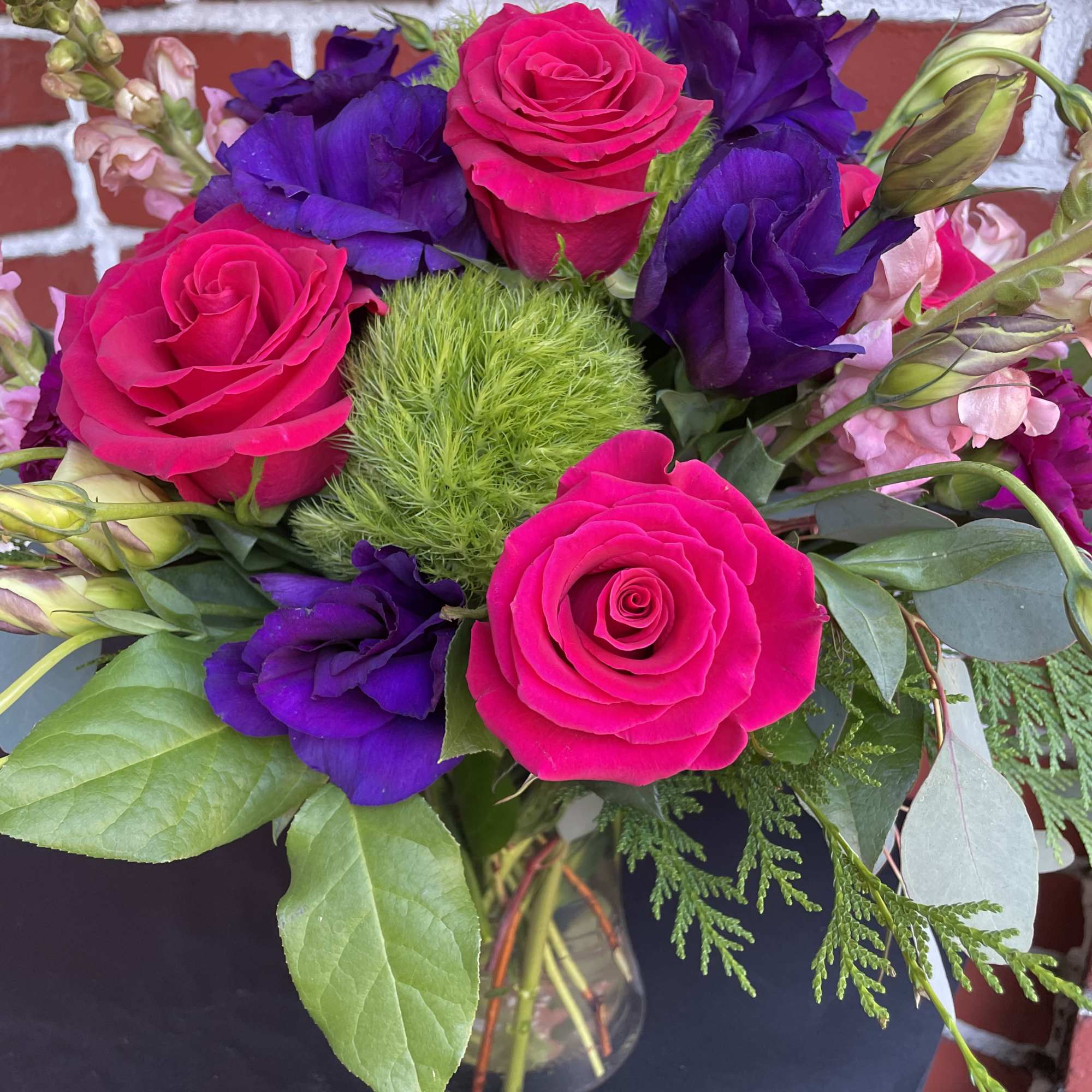 LOVELY LISIANTHUS & HOT PINK ROSE Bouquet with Vase - AROMA collection... LOVELY LISIANTHUS & HOT PINK ROSE Bouquet with Vase - AROMA collection...